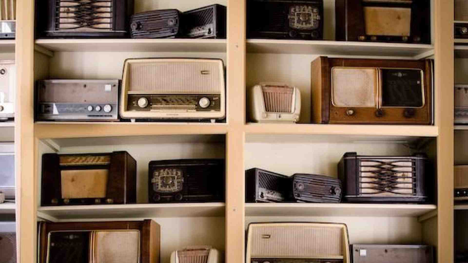 Immagine di “Amo la radio perché arriva dalla gente entra e ci parla direttamente...”