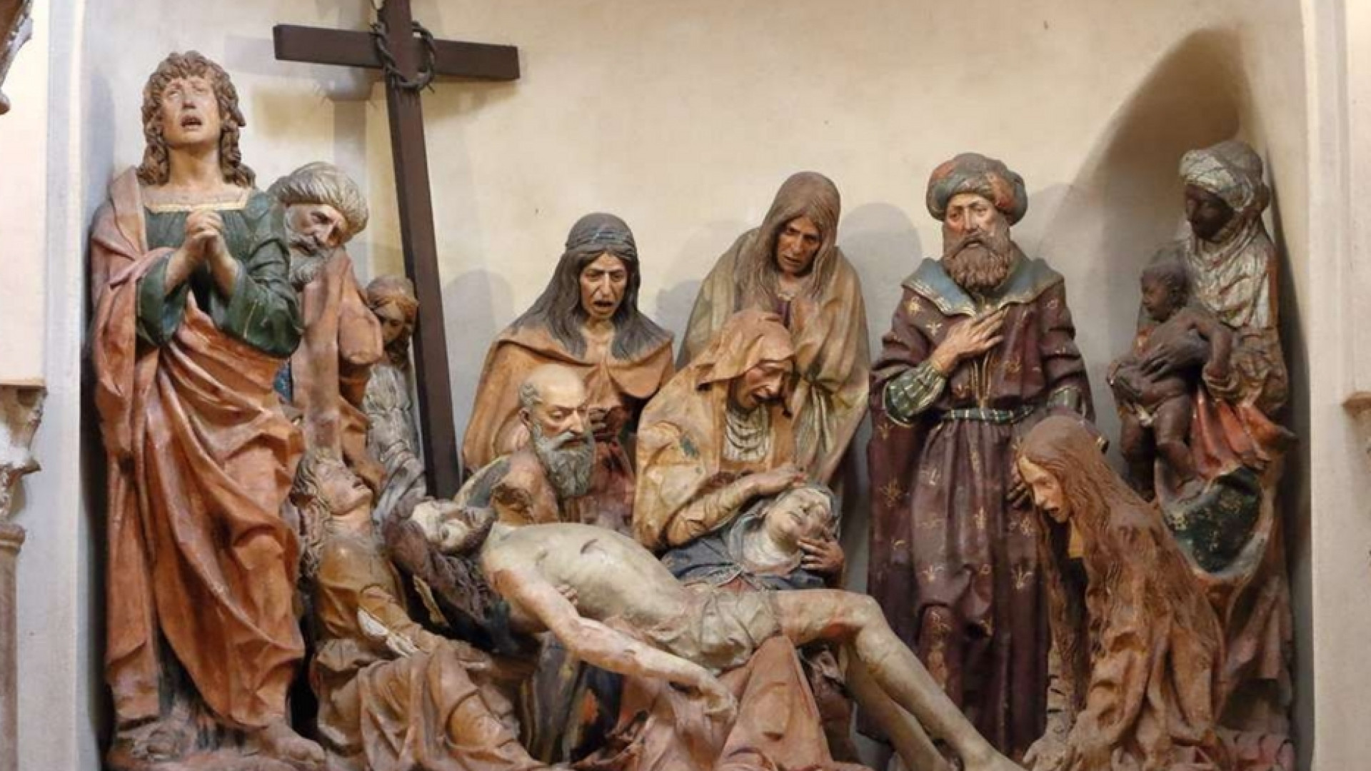 Immagine di Vedere e sentire il dolore di Gesù: così fiorì il Compianto su Cristo