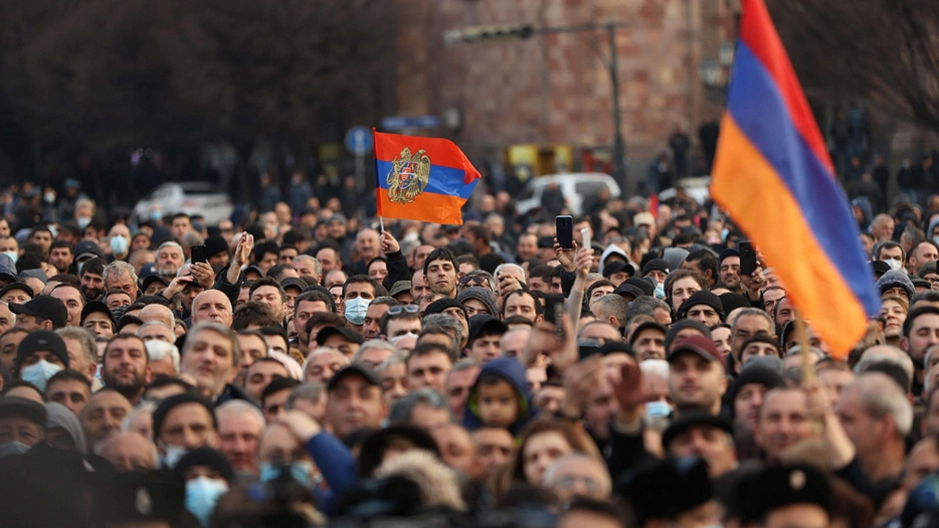 Immagine di Armenia nel caos e il premier denuncia: tentativo di golpe
