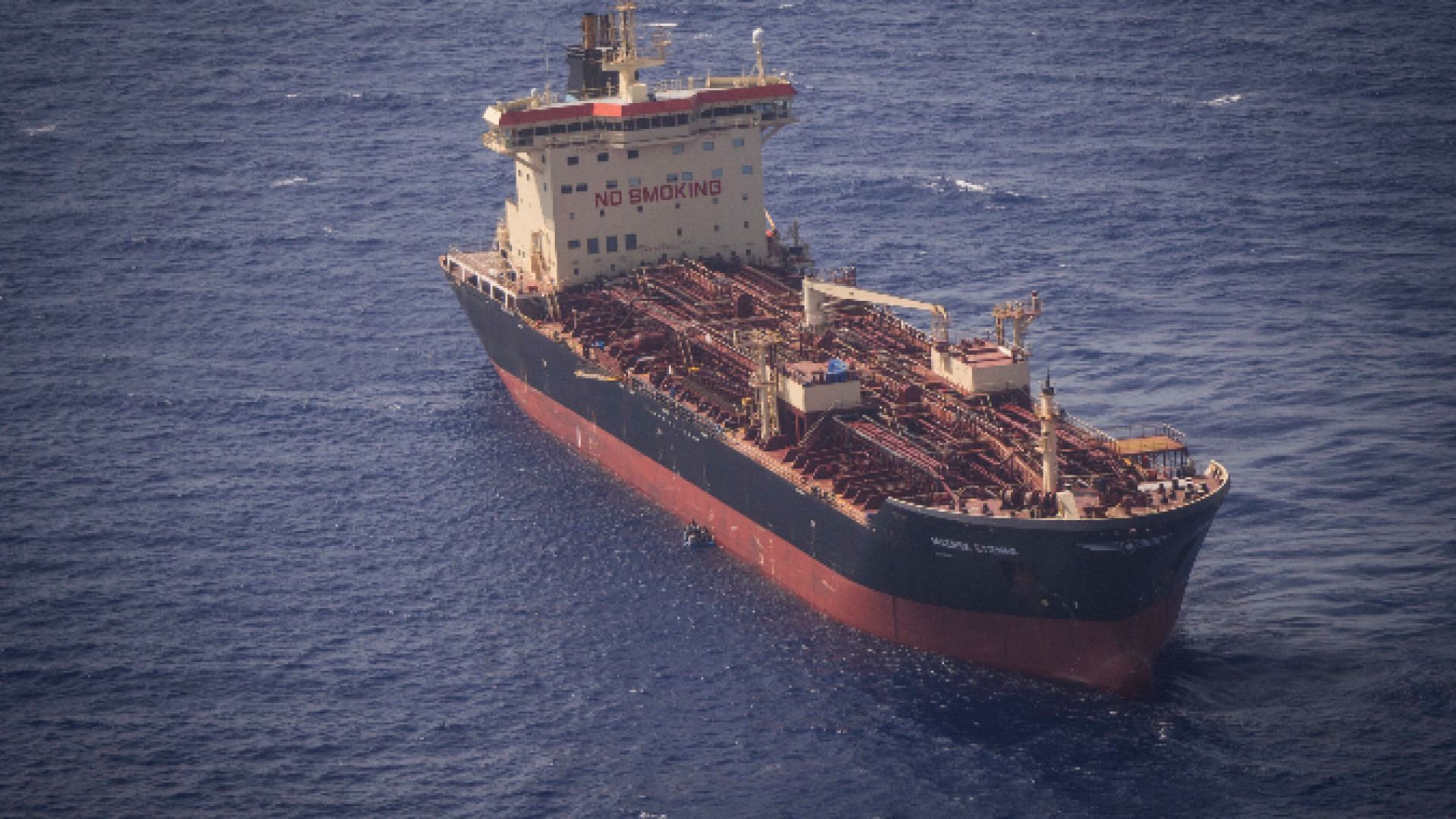 Immagine di Inchiesta a Ragusa: “Accordo tra Ong e nave cargo per un trasbordo”