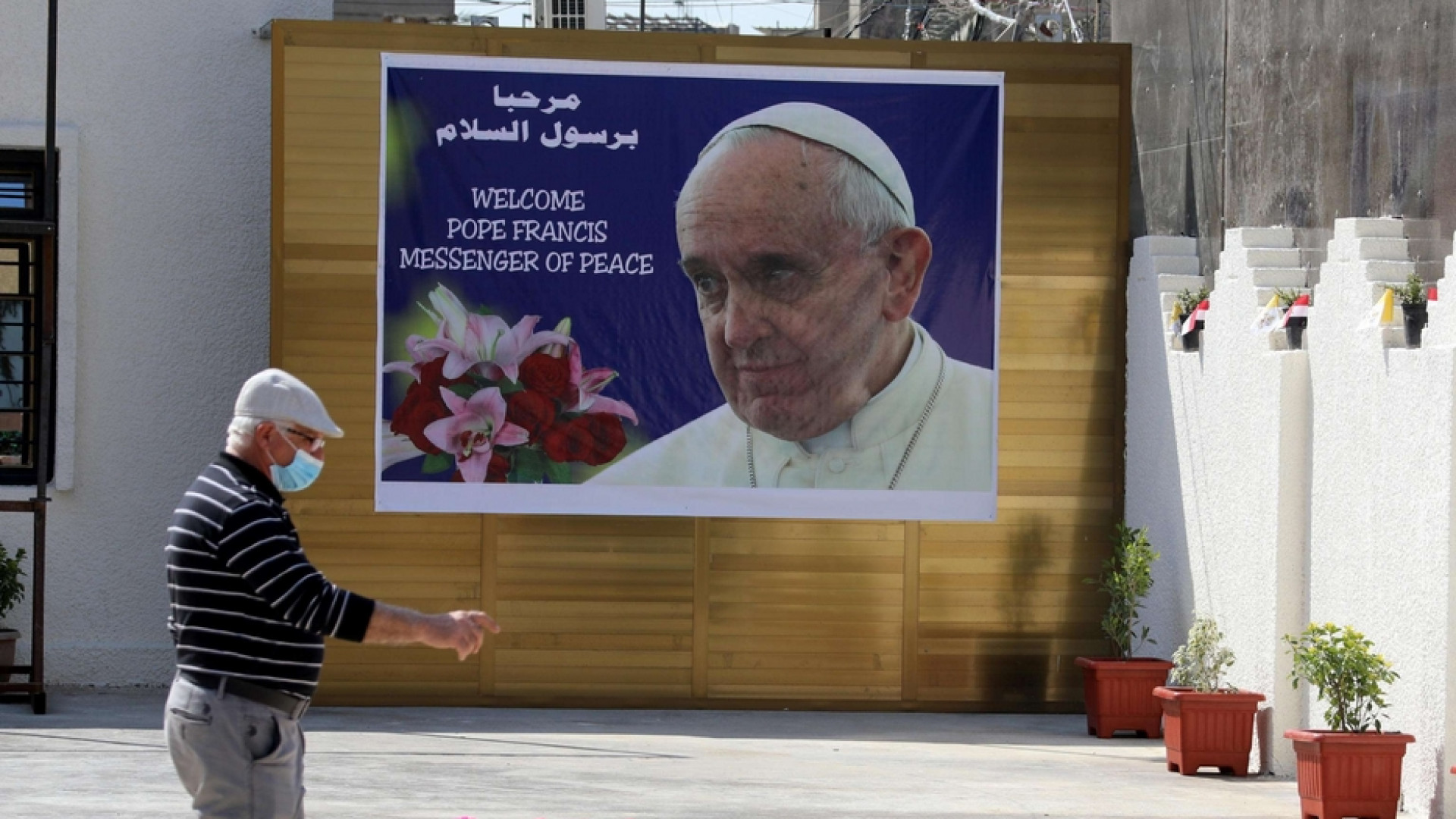 Immagine di Papa Francesco in Iraq nel segno di Abramo, che sperò contro ogni speranza