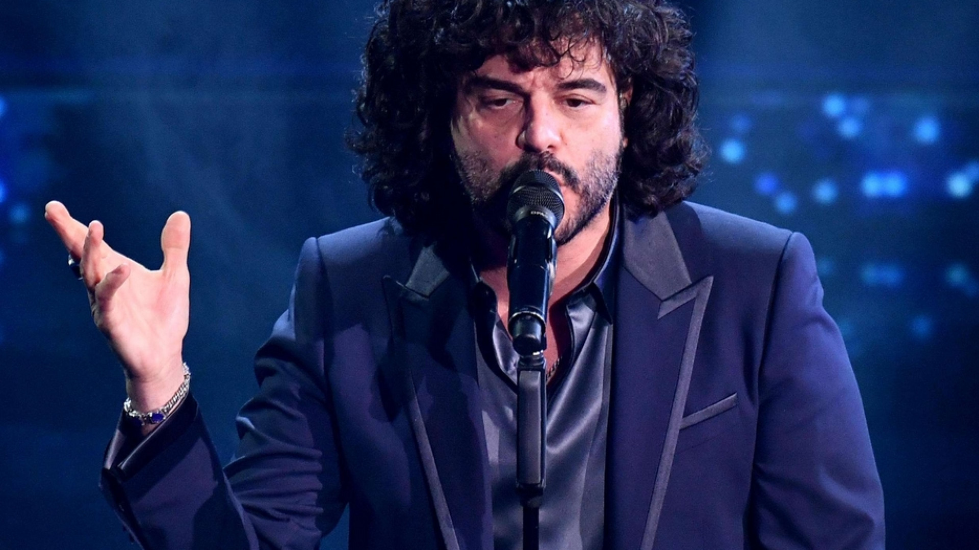 Immagine di Renga: «La mia anima ha bisogno di cantare»