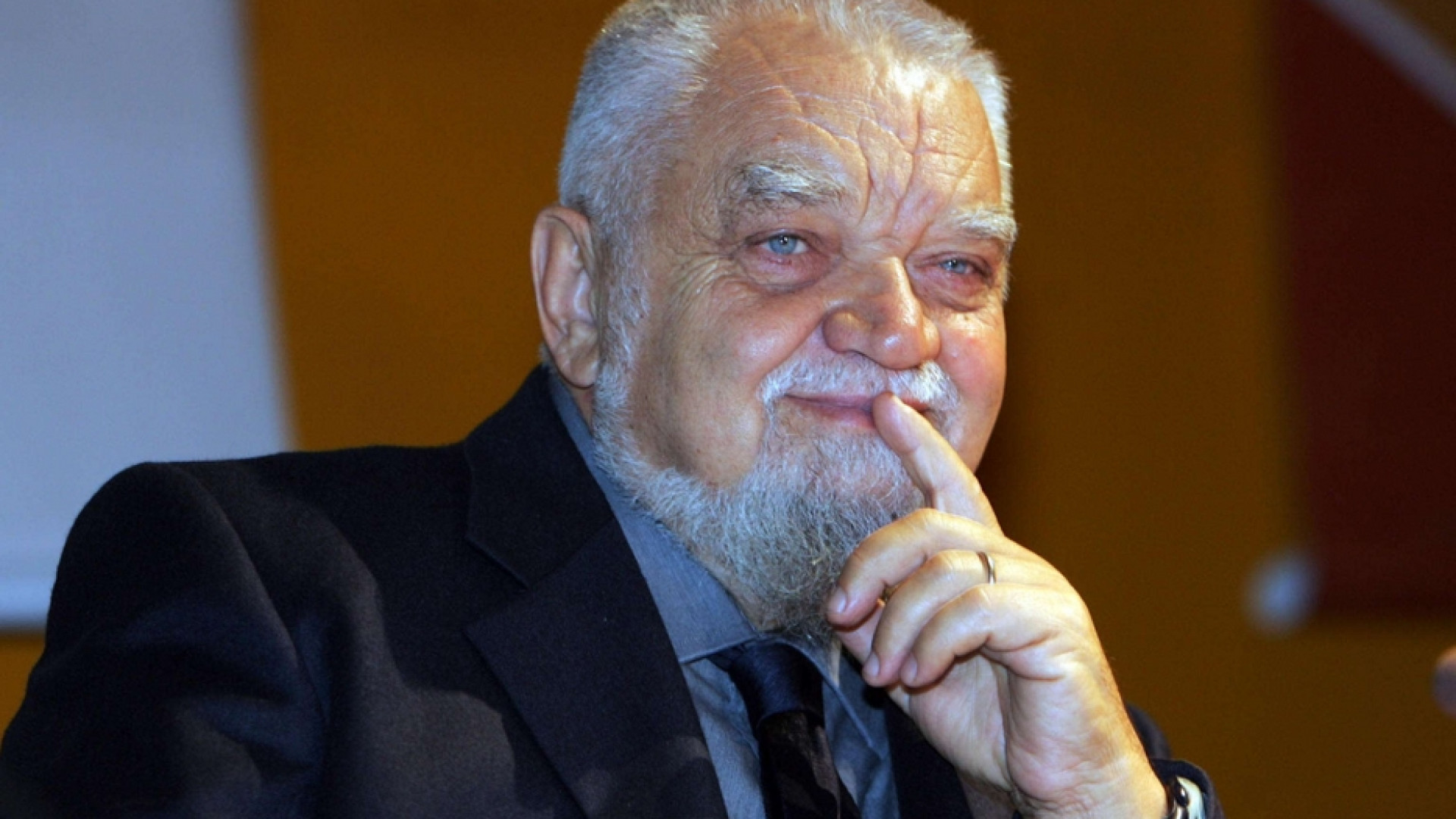 Immagine di Comunità di Bose, Enzo Bianchi all'attacco. E il caos aumenta