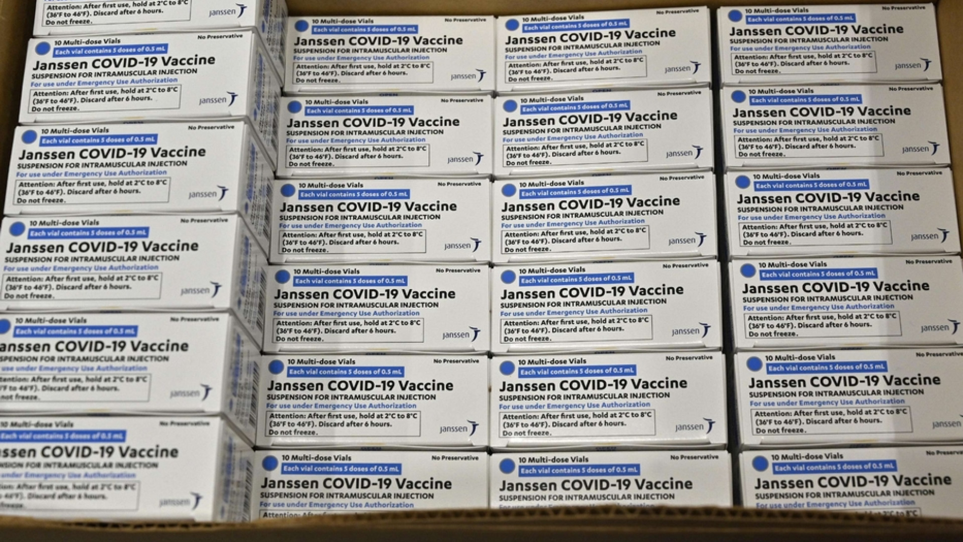 Immagine di In 3 Paesi stop ad AstraZeneca. In Italia bloccato un lotto sospetto