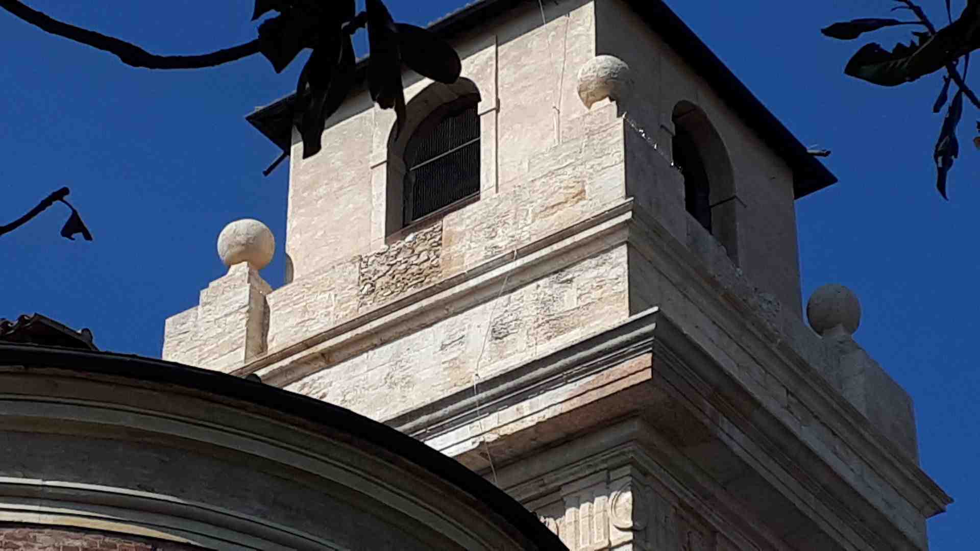Immagine di Il possente campanile in tufo è tornato a nuovo splendore