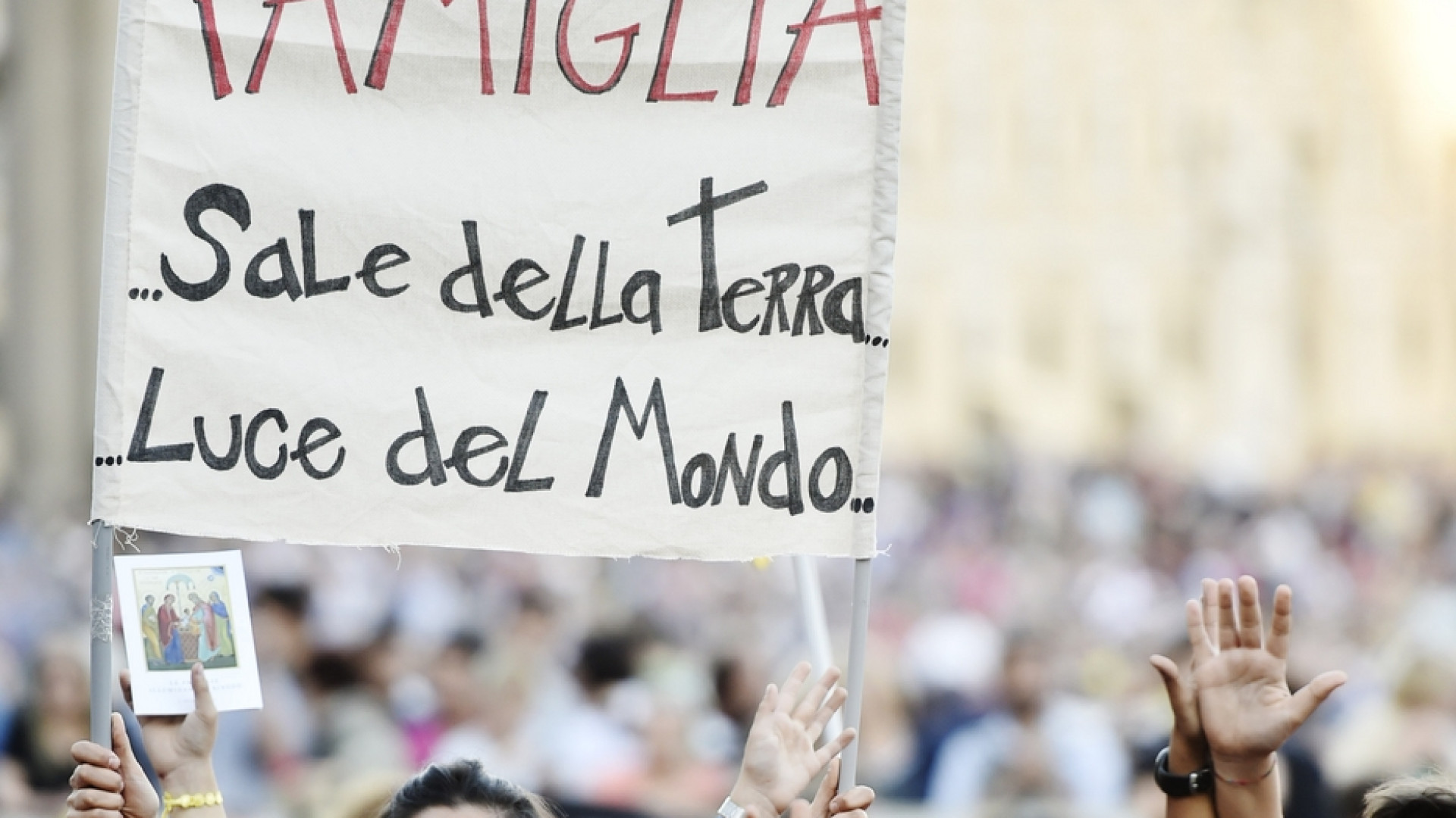Immagine di Il Papa: proteggiamo la famiglia da ciò che ne compromette la bellezza