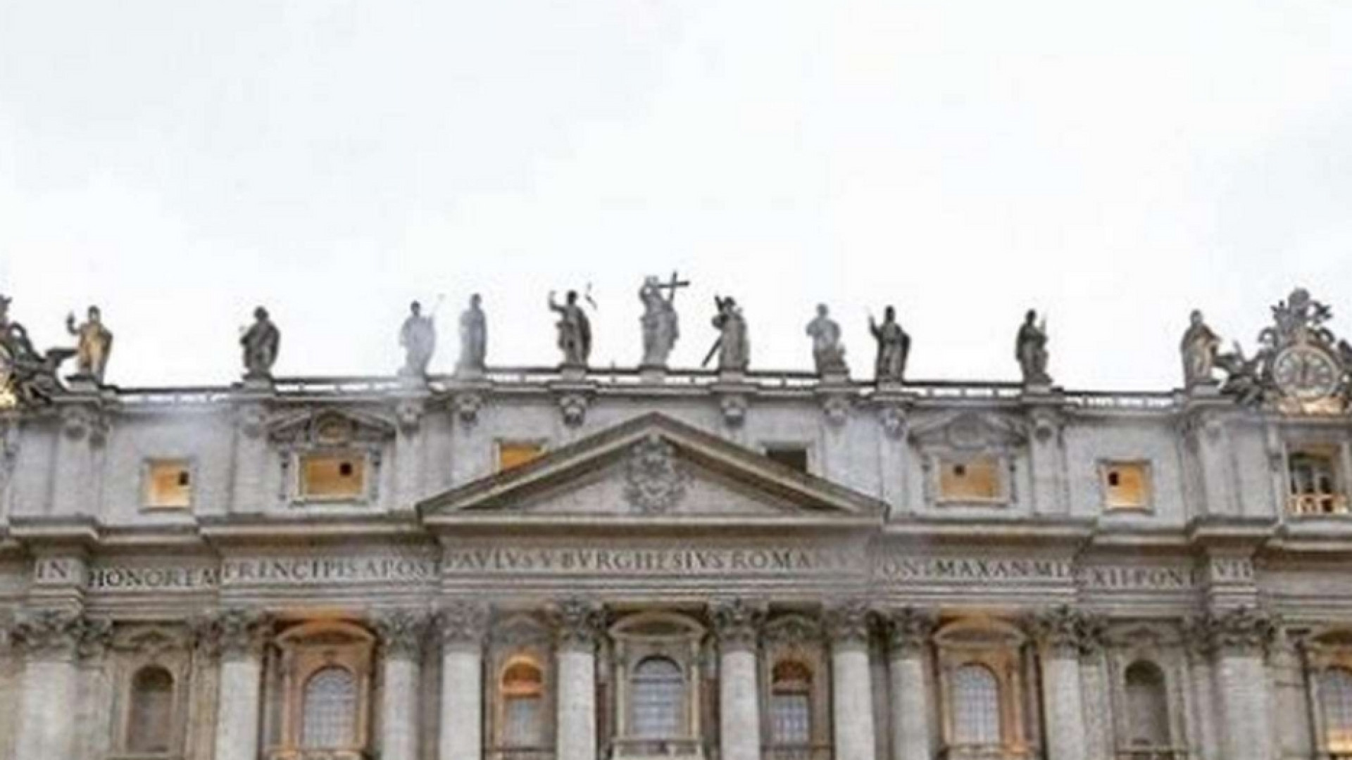 Immagine di Papa Francesco accetta la rinuncia del vescovo Cuenca Revuelta. Coprì abusi