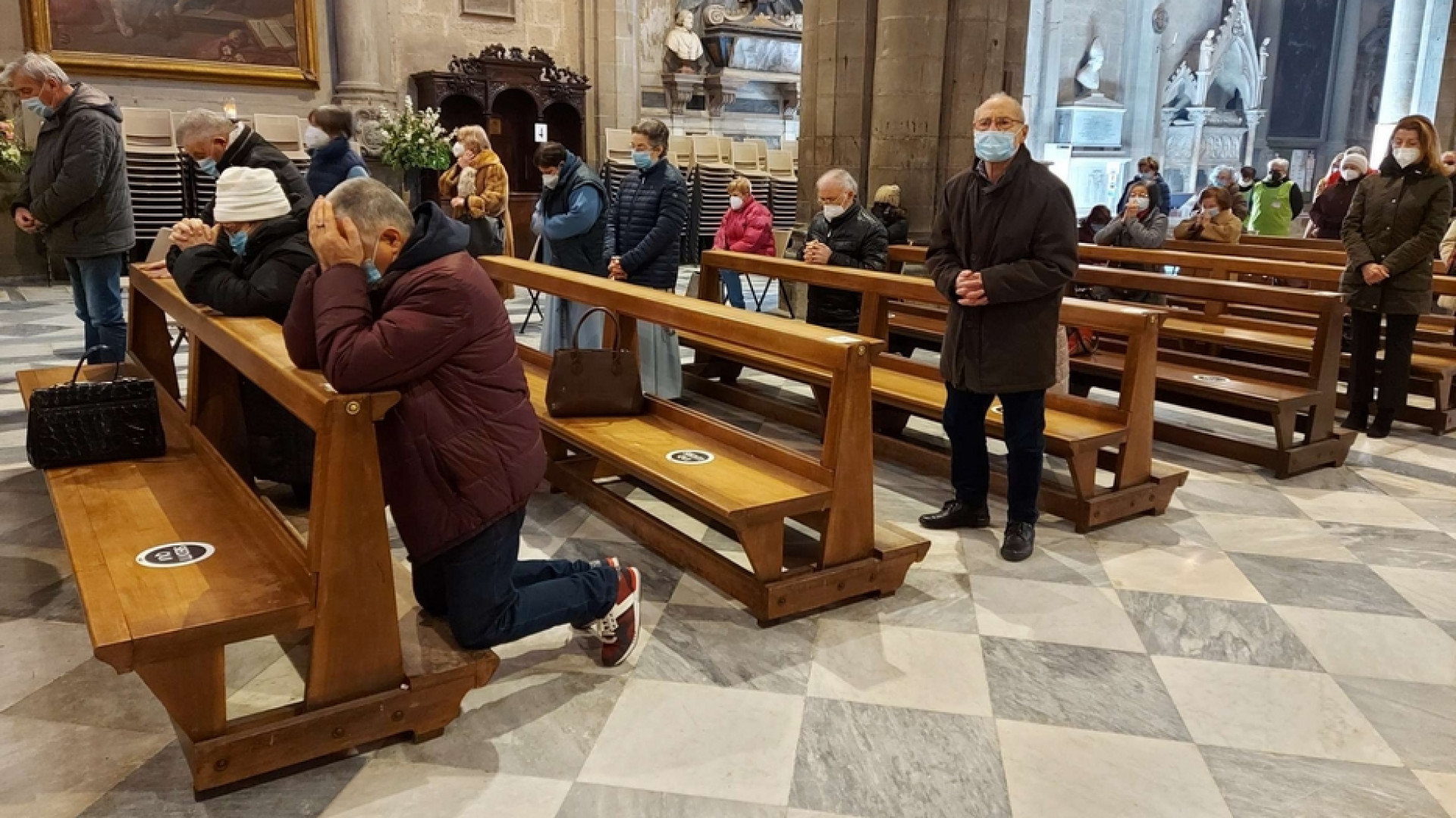 Immagine di I vescovi: viviamo in presenza i riti della Settimana Santa e della Pasqua