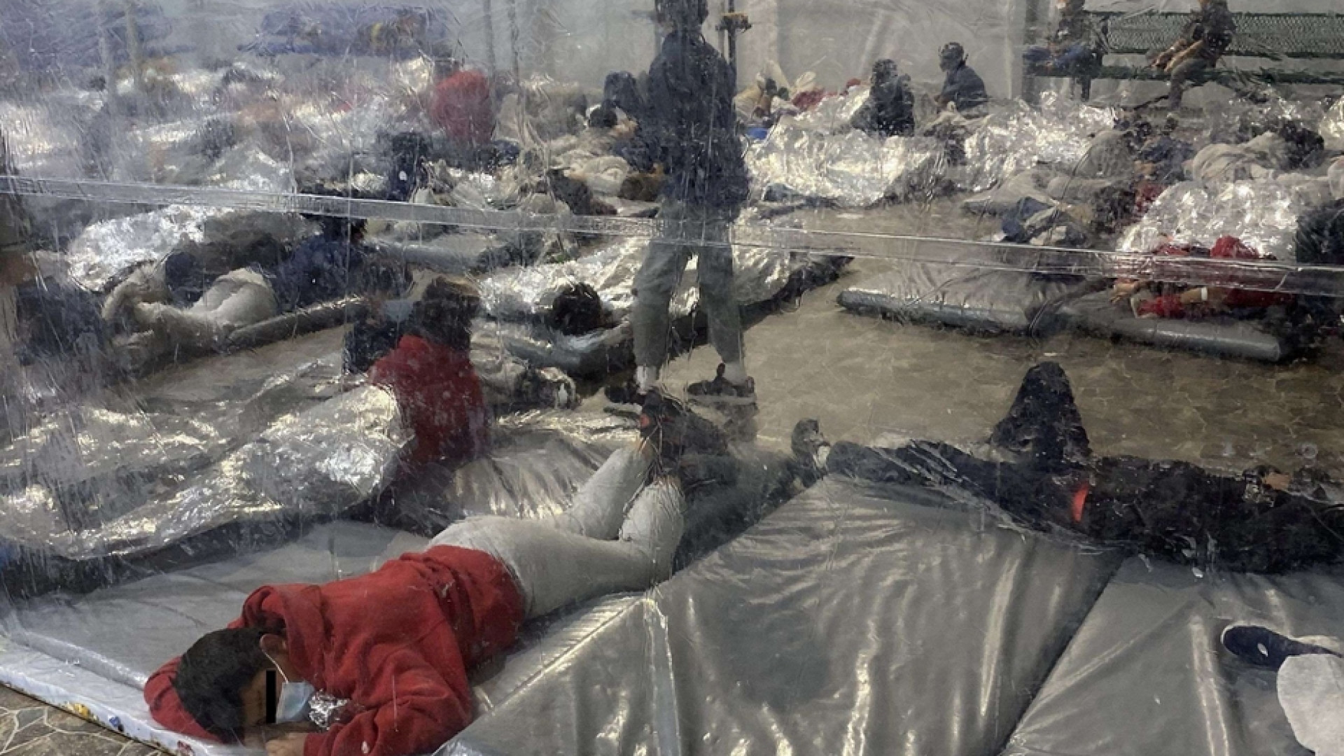 Immagine di Foto-choc dei migranti: crisi di confine per Biden