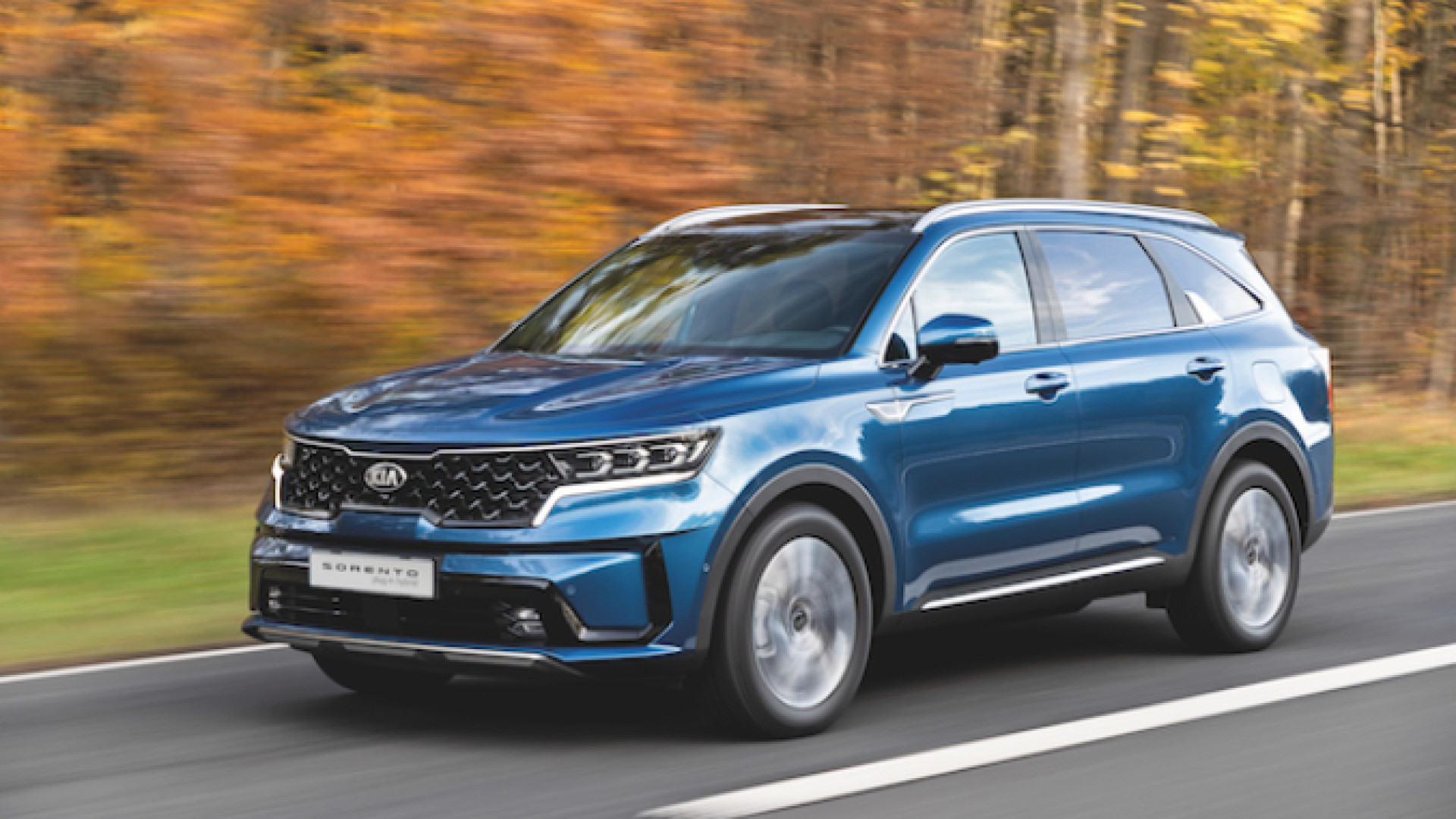 Immagine di Kia Sorento, un salotto a 7 posti: ora anche con la spina