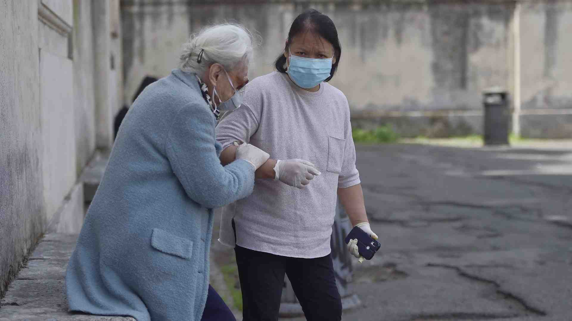 Immagine di «Vaccinare subito colf, badanti e senzatetto»