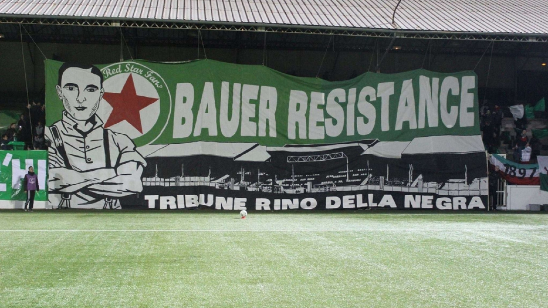 Immagine di Red Star, la stellina luminosa di Parigi