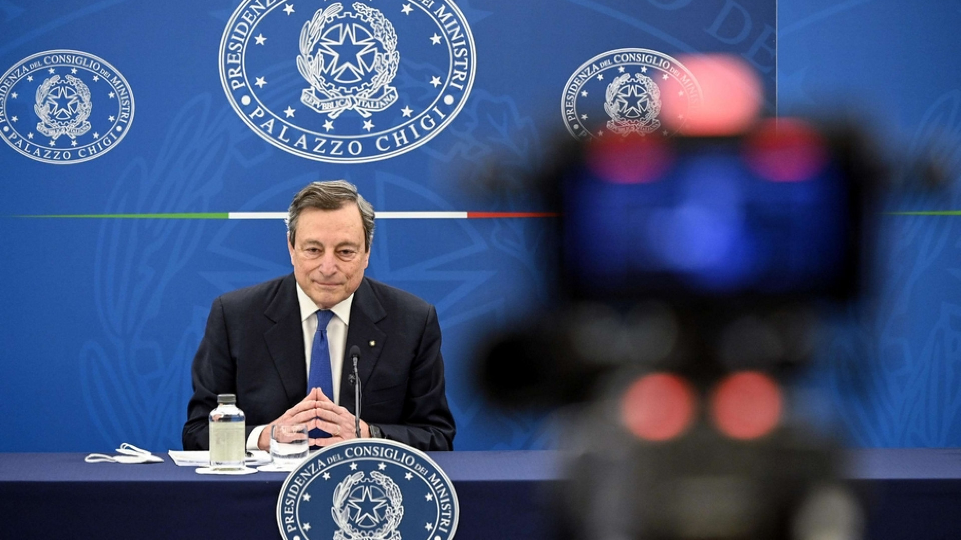 Immagine di Draghi: più vaccini faremo, prima riapriremo. Turisti col certificato vaccinale
