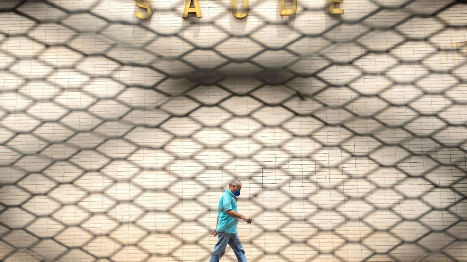 Immagine di Il labirinto della crisi tra Bolsonaro, Covid e militari