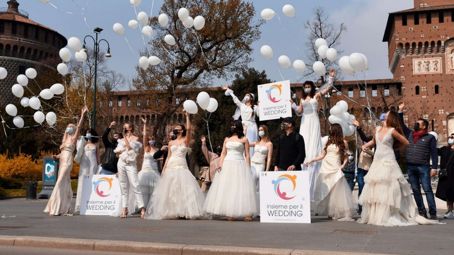 Immagine di Nozze, liberiamo la festa: la protesta delle "spose guerriere"