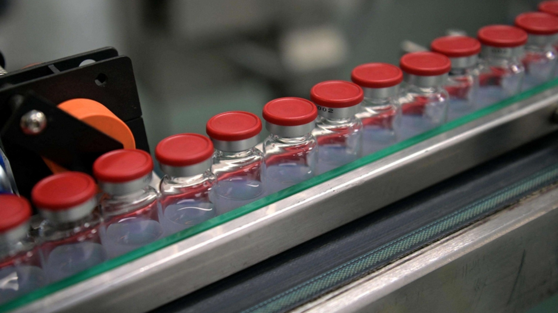 Immagine di «Vaccini: costi pubblici, guadagni privati. E i poveri restano senza»