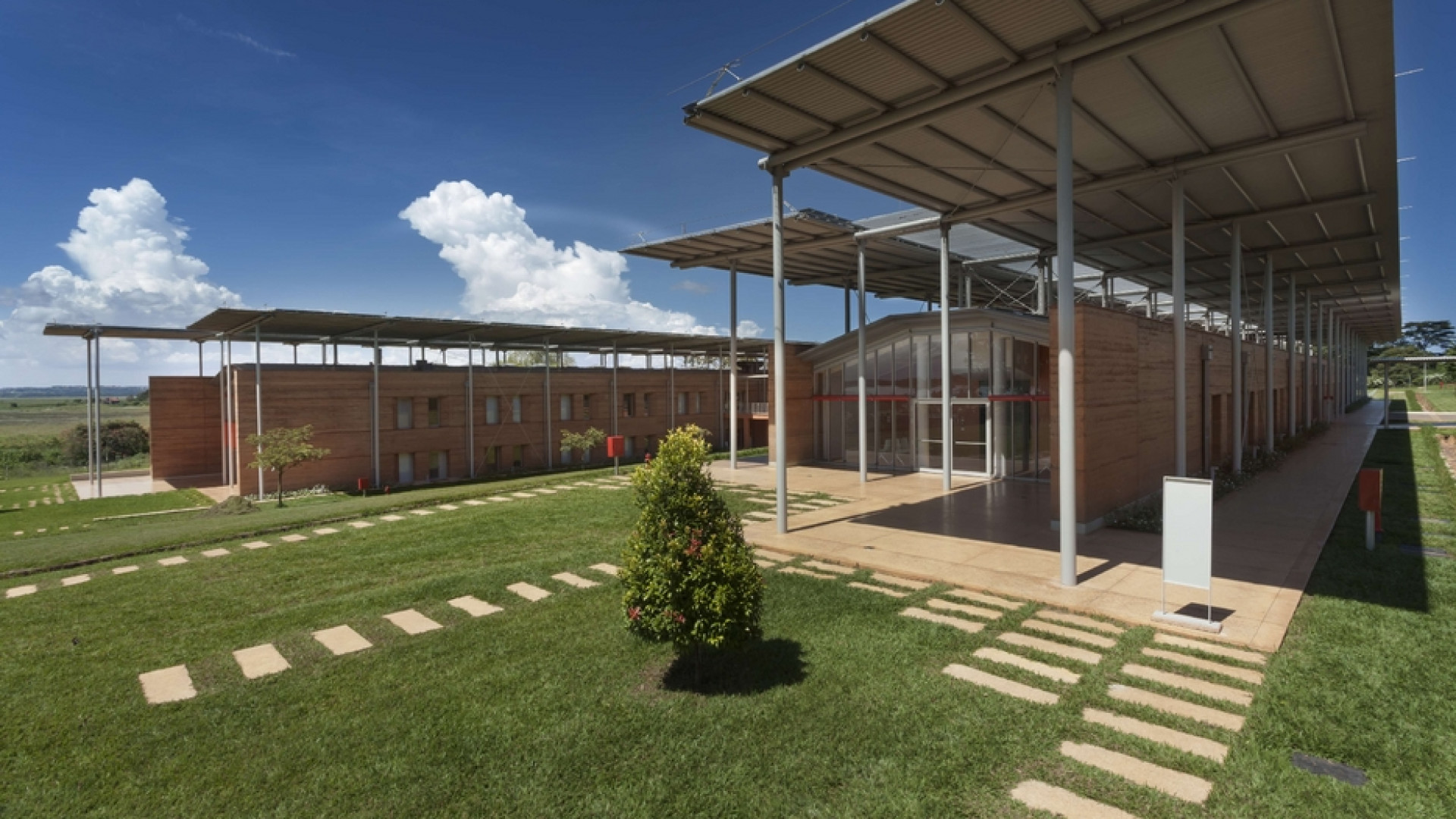 Immagine di Uganda, progettato da Renzo Piano l'ospedale pediatrico di Emergency