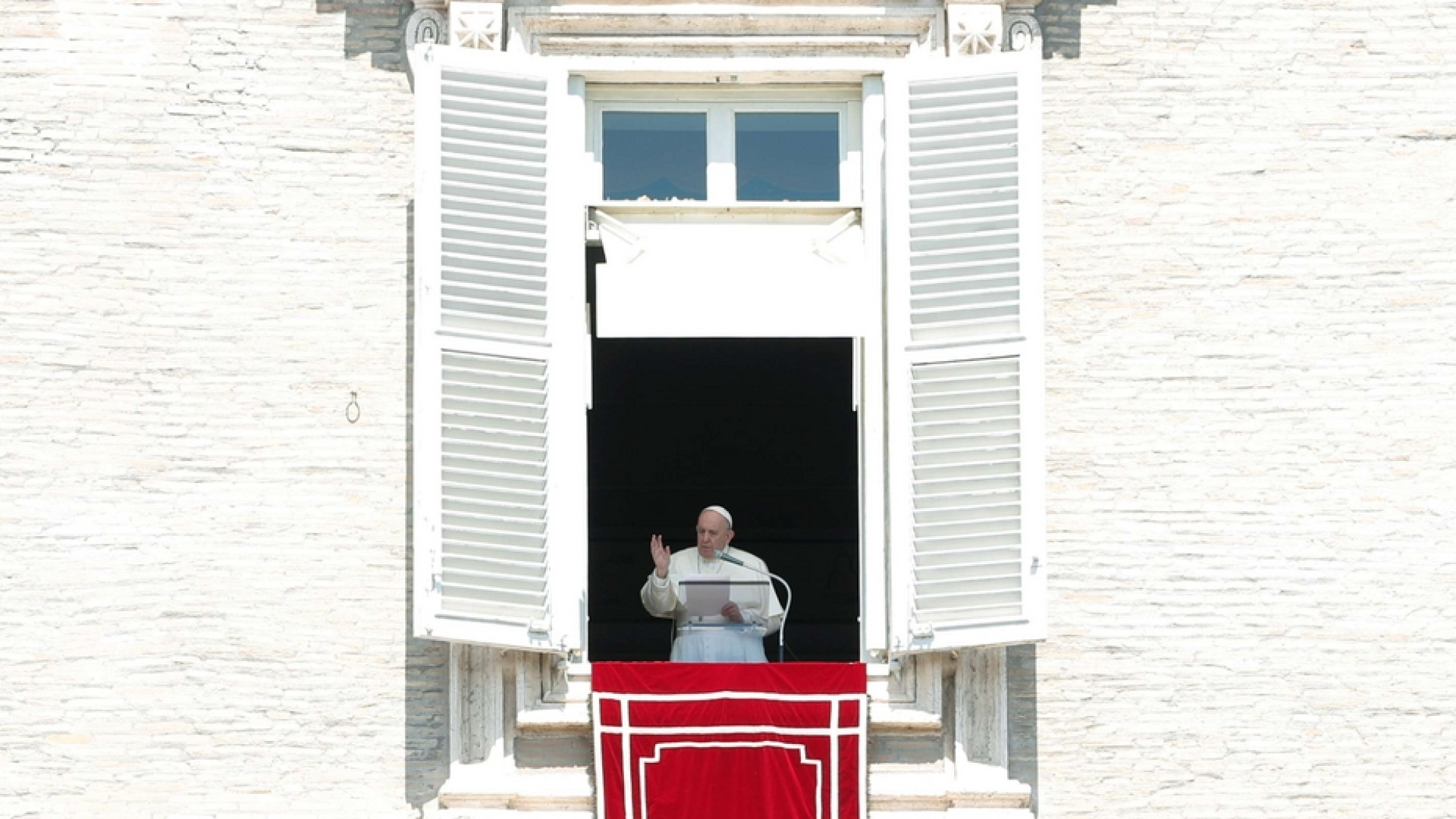 Immagine di Il Papa: "vergogna" per l'aiuto negato ai 130 migranti morti in mare