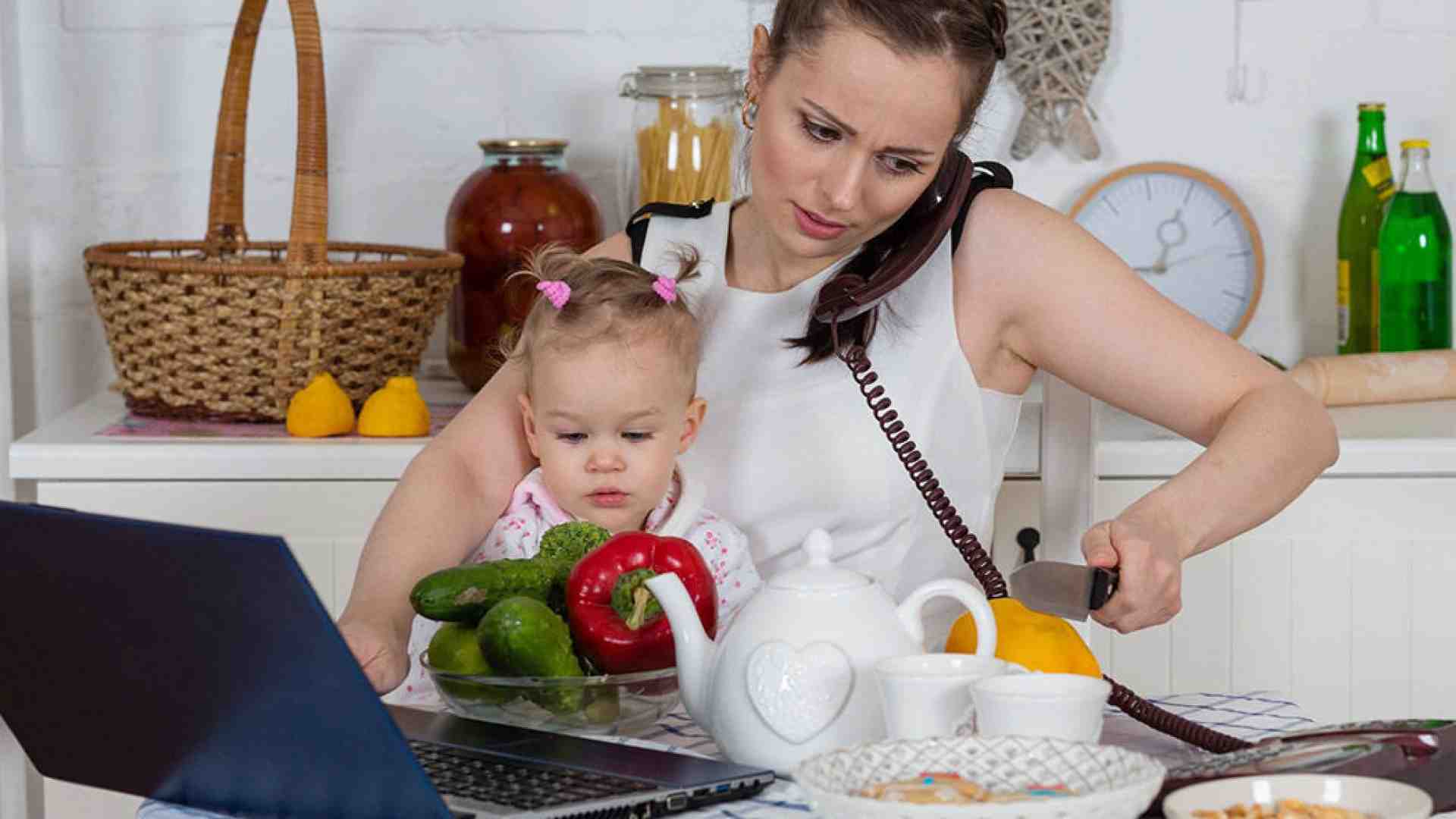 Immagine di Mamma che baraonda la pandemia per le madri!