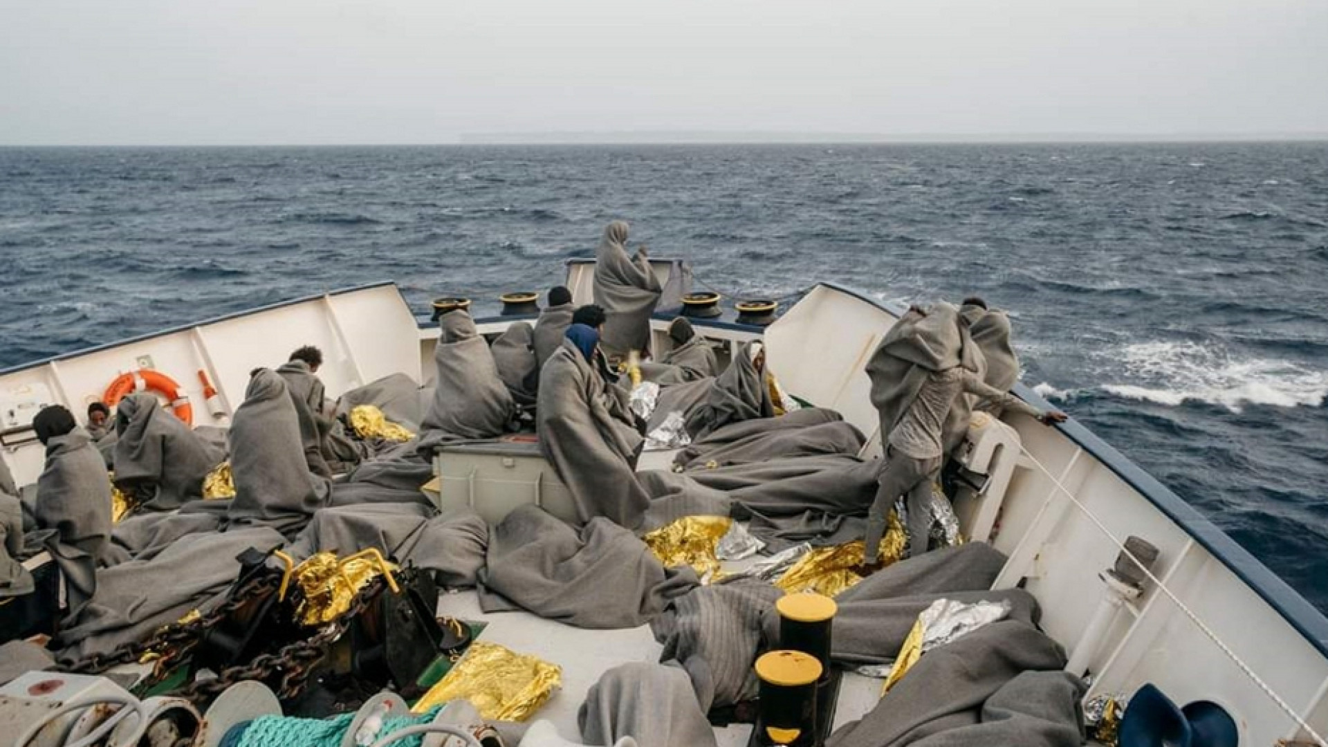 Immagine di Noi, i profughi e gli emigranti: Mare Nostrum oltre la vergogna