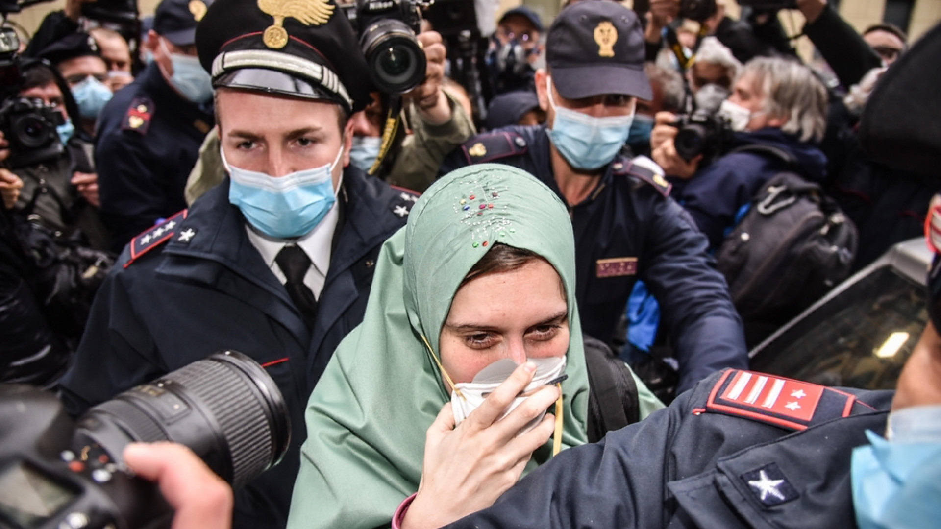 Immagine di Silvia Romano si è sposata: "Ora è felice"
