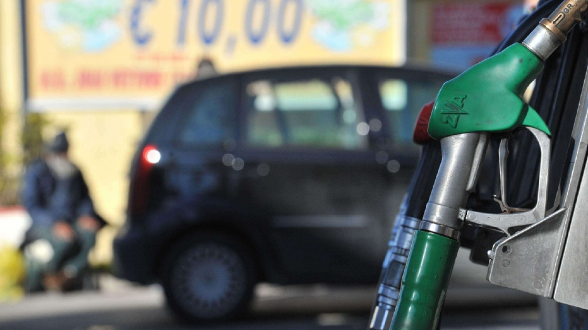 Immagine di I prezzi di benzina e gasolio tornano ai livelli pre-Covid