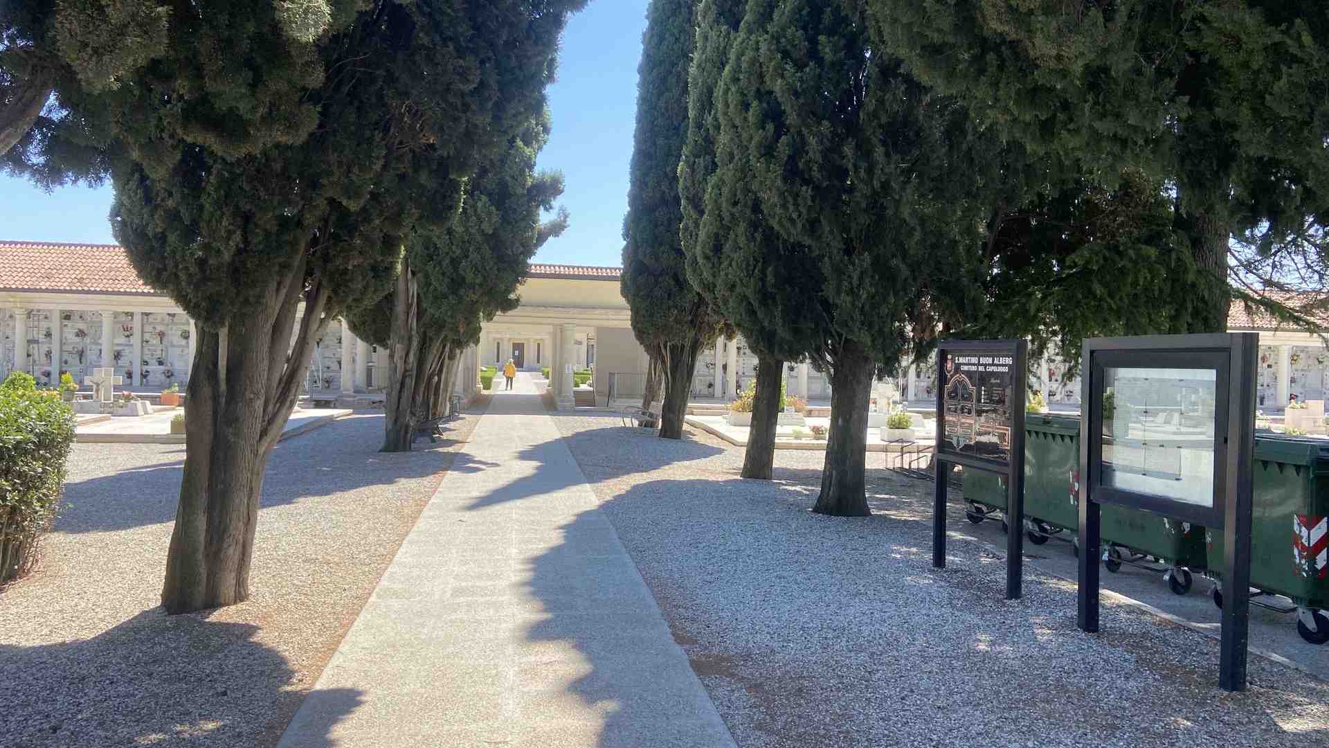 Immagine di Al cimitero non c’è più posto e i Comuni s’ingegnano a recuperare nuovi spazi