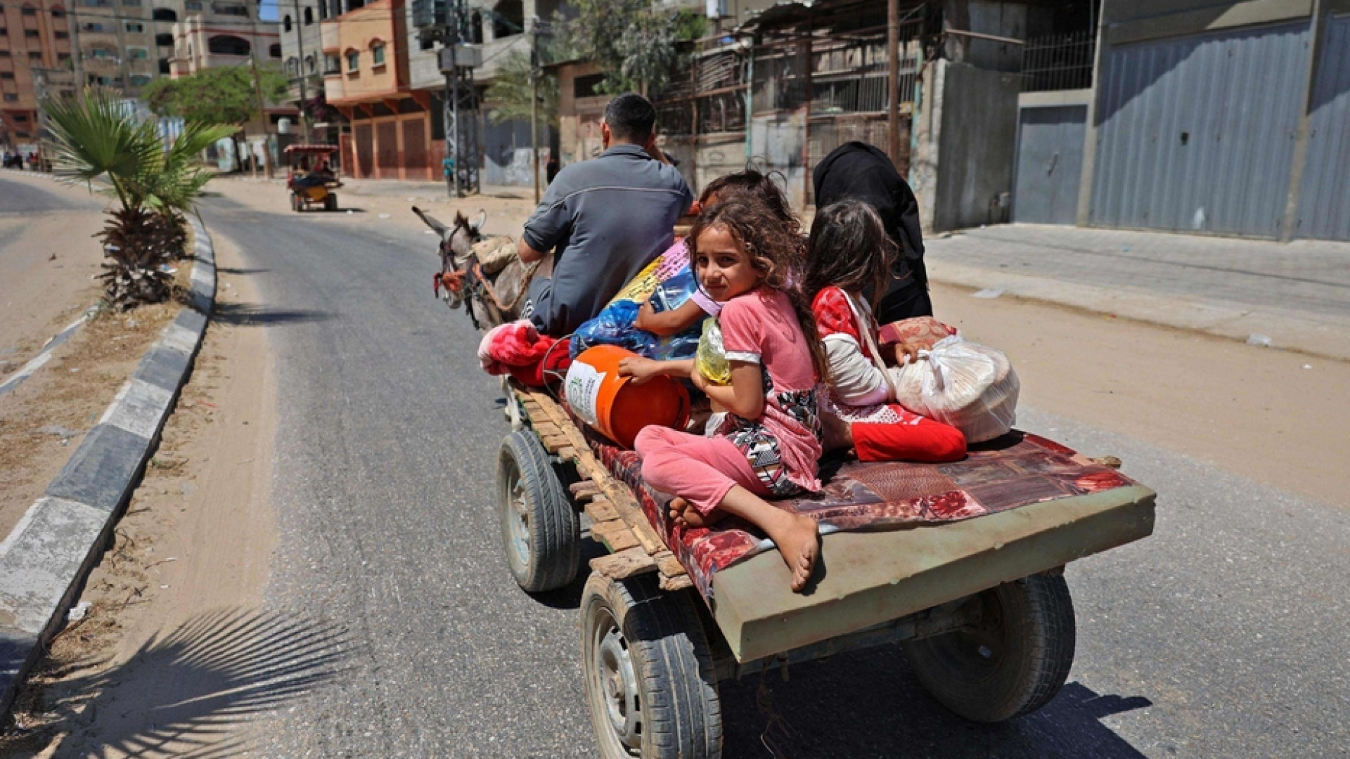 Immagine di Il parroco di Gaza: «Chiediamo solo una tregua»