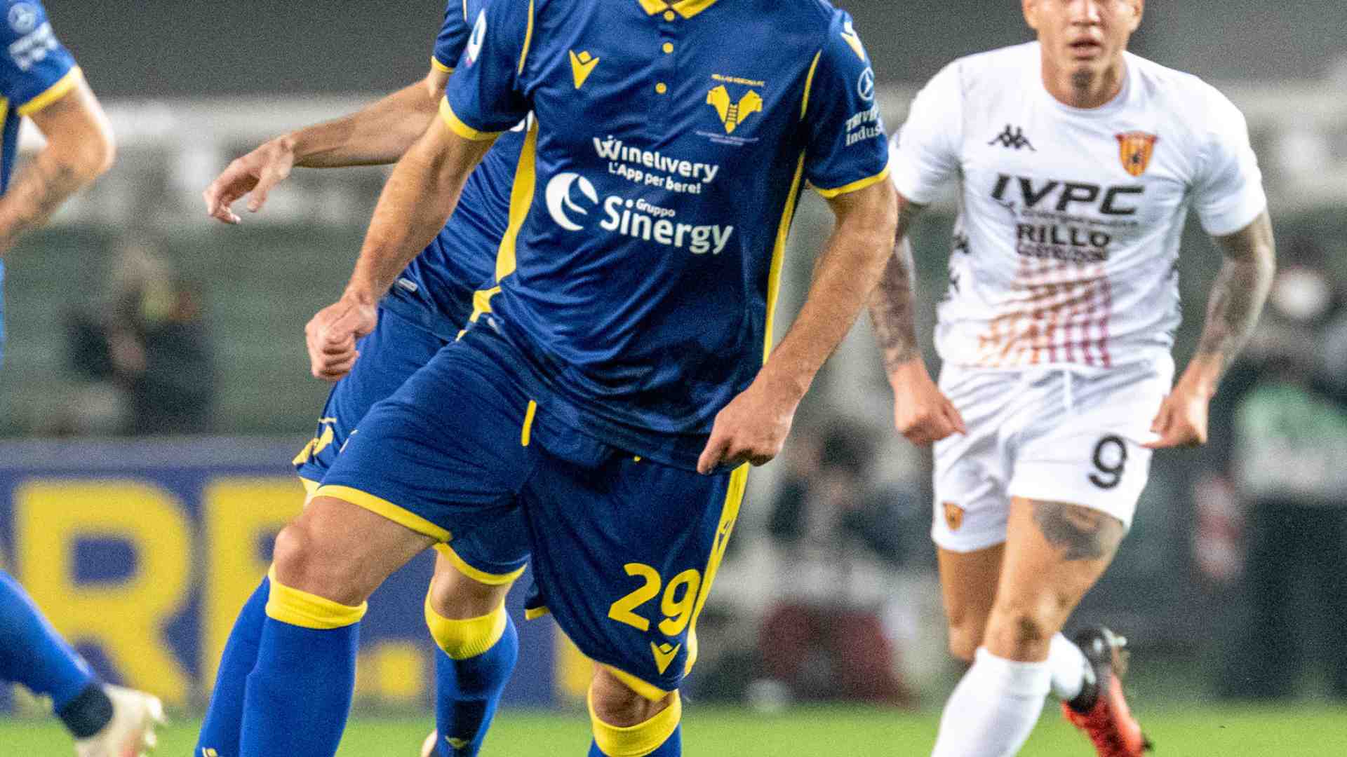Immagine di Bentegodi stregato per l'Hellas: 2-2 col Bologna