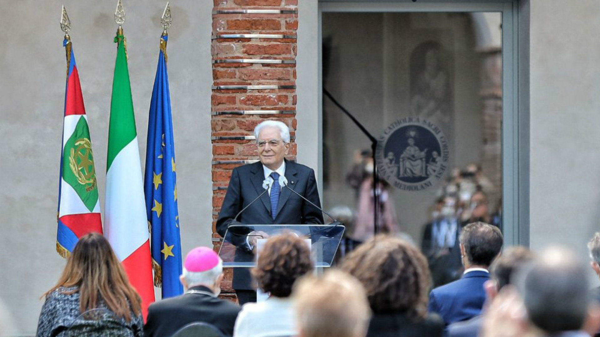 Immagine di Sergio Mattarella a Cremona