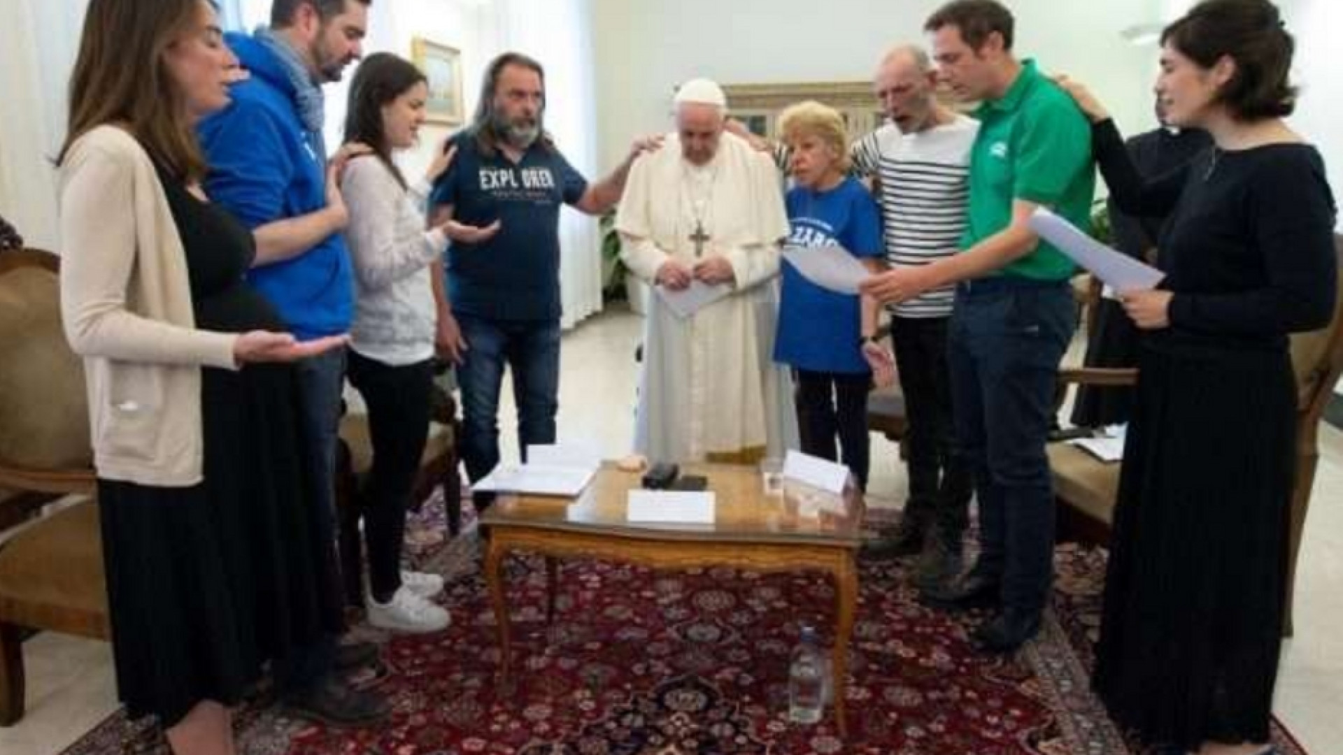 Immagine di Il Papa ai poveri: «Non siete falliti, ma un tesoro agli occhi di Dio»