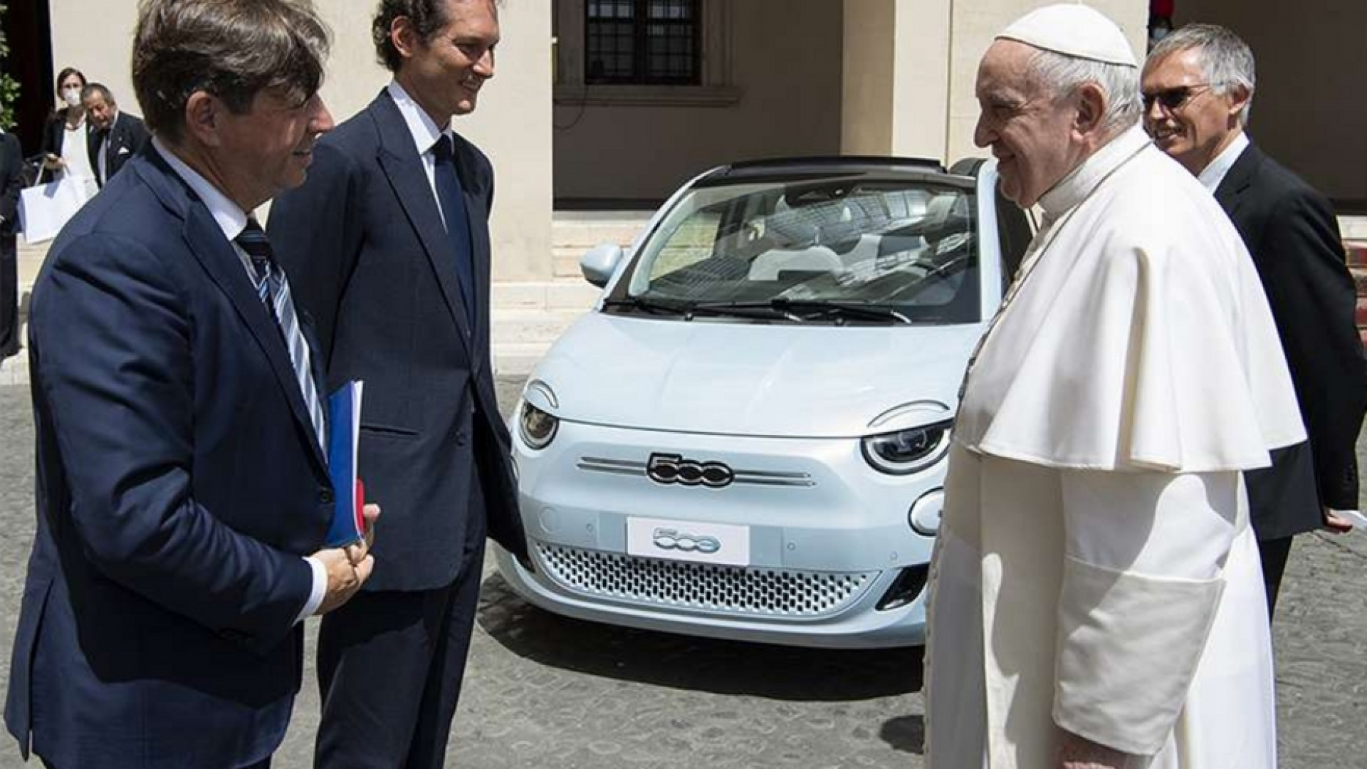 Immagine di I vertici di Stellantis in udienza dal Papa