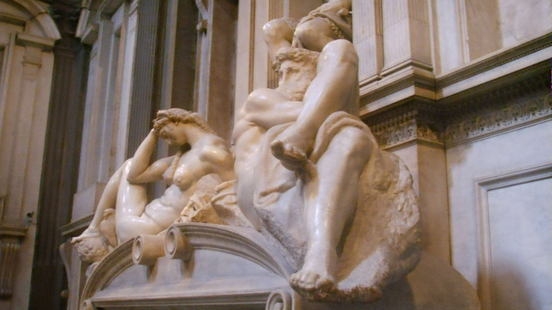 Immagine di I batteri mangiano lo sporco e i marmi di Michelangelo tornano a splendere