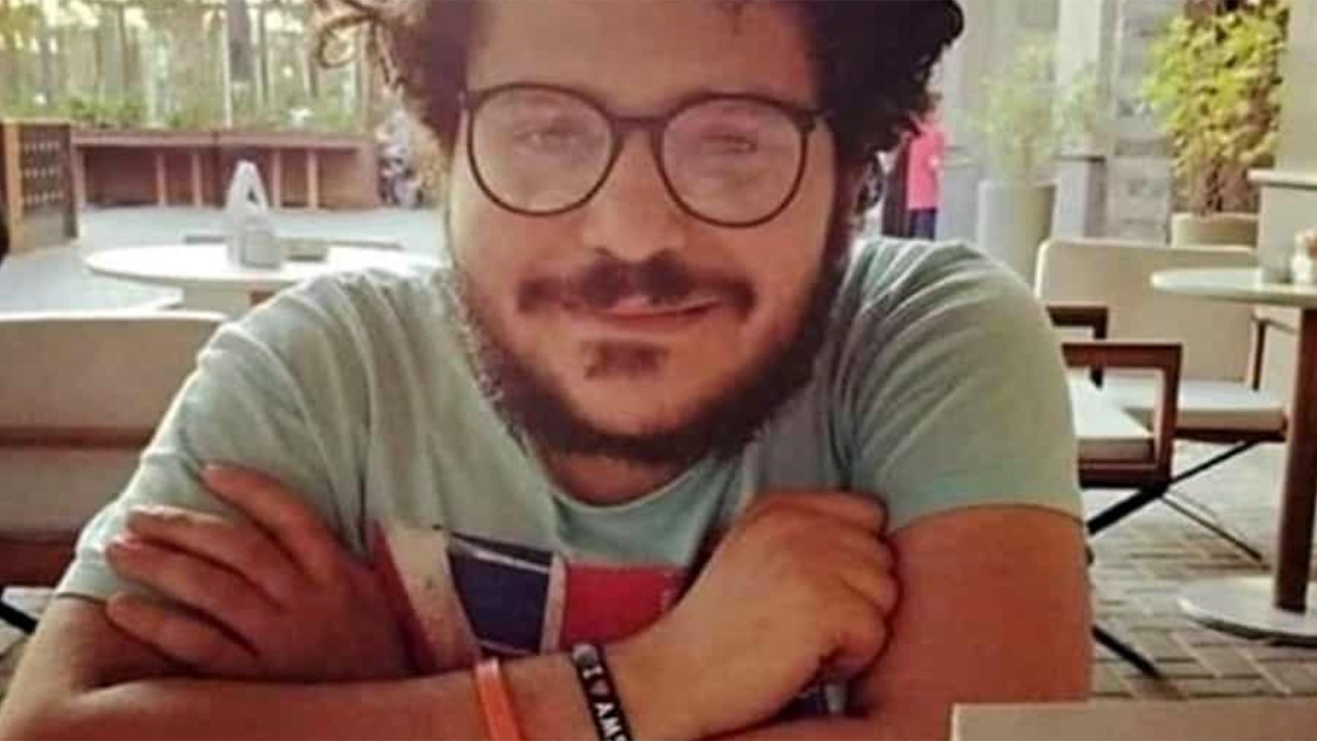 Immagine di Patrick Zaki resterà per altri 45 giorni nel carcere del Cairo