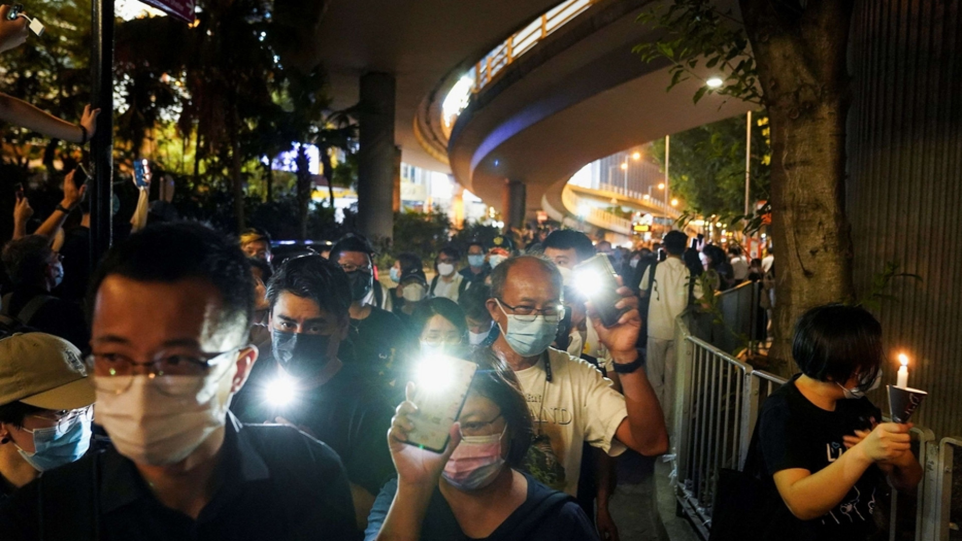Immagine di L’anniversario di Tienanmen a Hong Kong finisce in cella