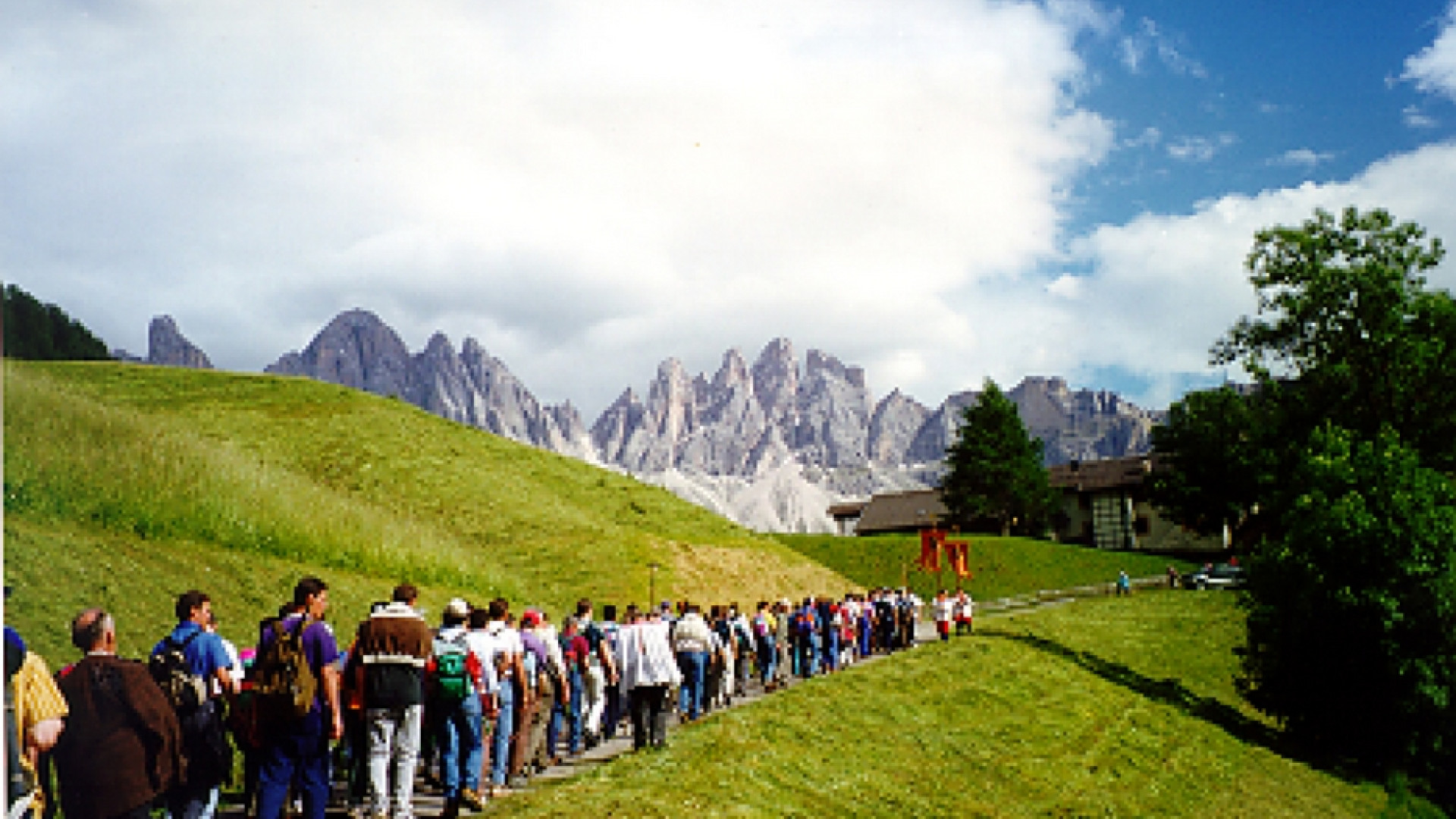 Immagine di De Marco (Cei): un'estate di turismo, preghiera e accoglienza
