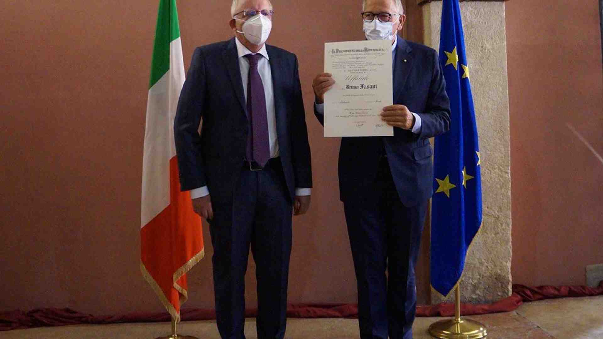 Immagine di Mons. Bruno Fasani nominato Ufficiale Omri (Ordine al Merito della Repubblica Italiana)