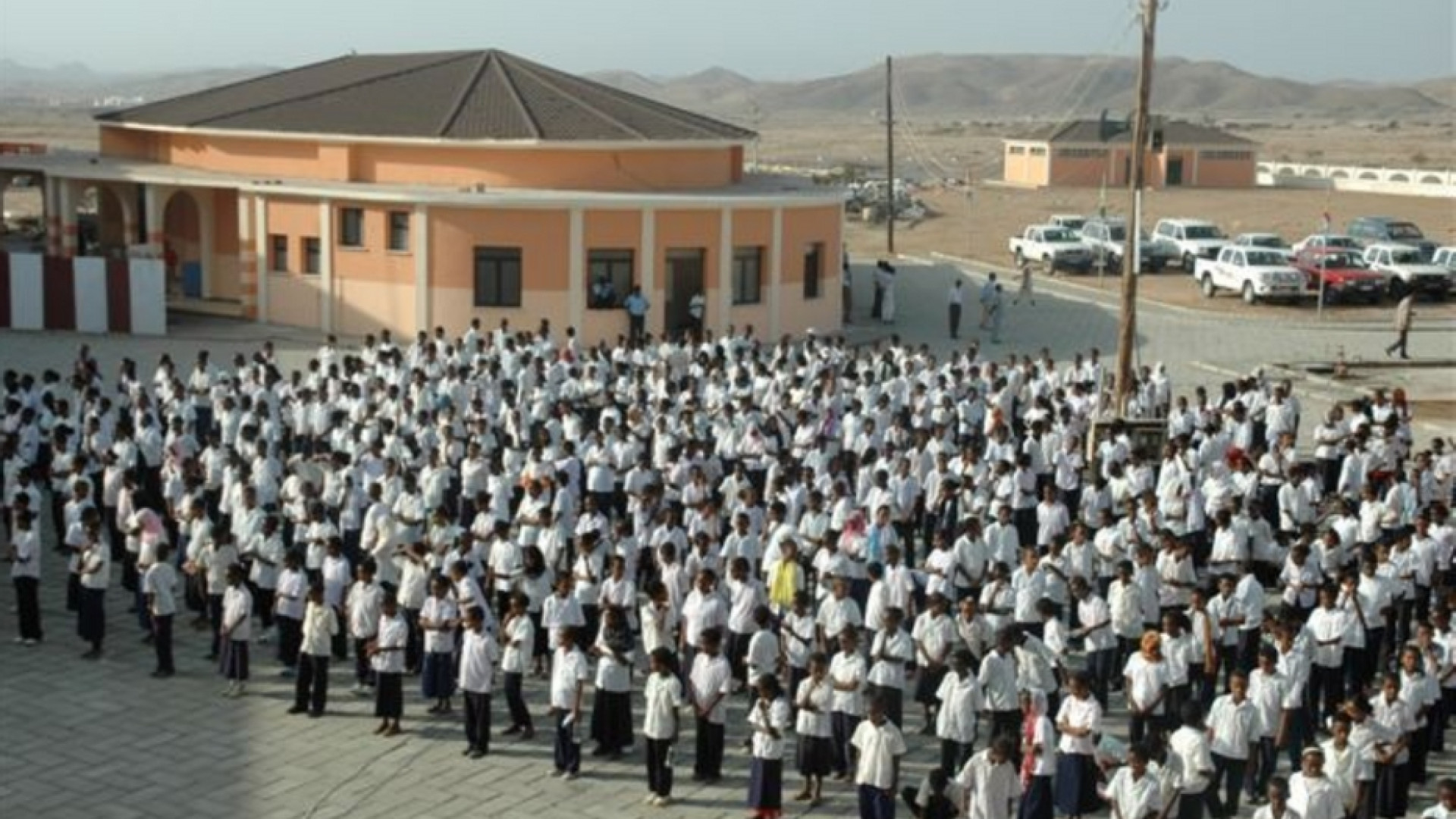 Immagine di Il governo requisisce le scuole cattoliche. I vescovi: usano solo la forza