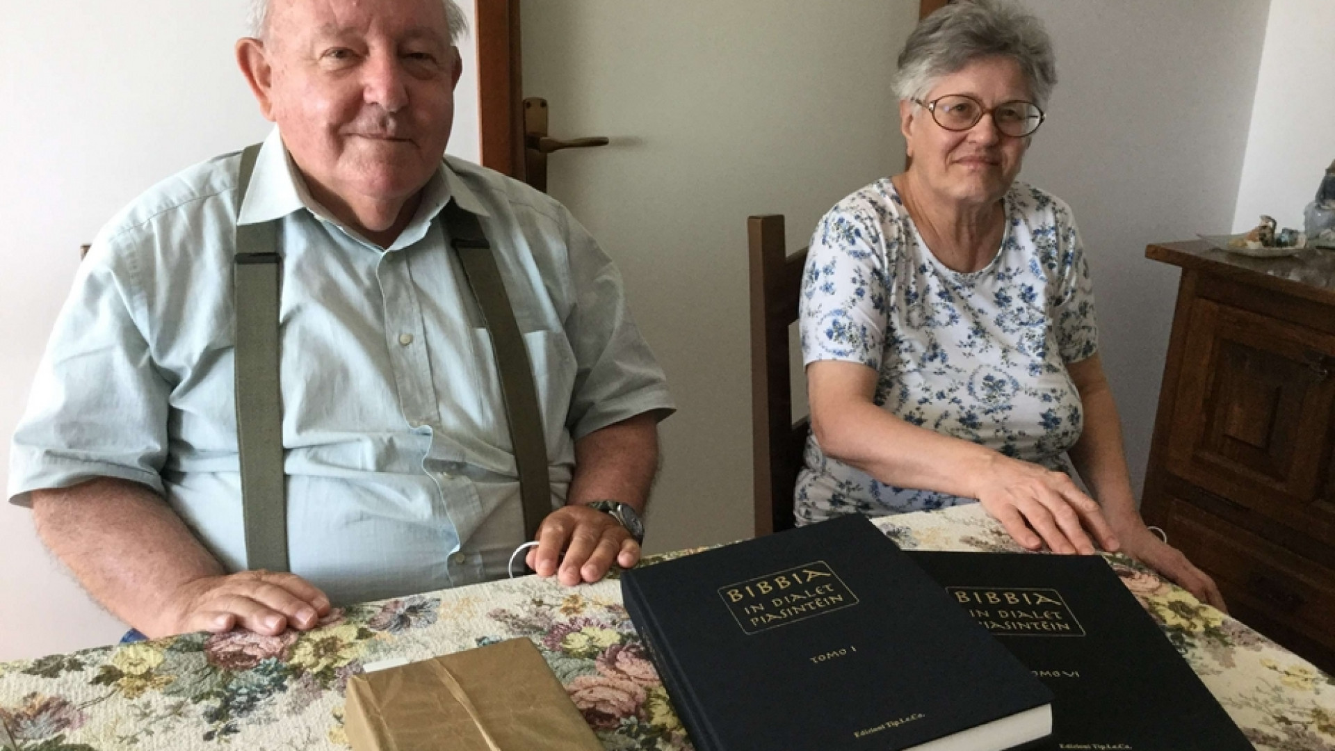 Immagine di Il pensionato che ha tradotto la Bibbia in "piasintein"