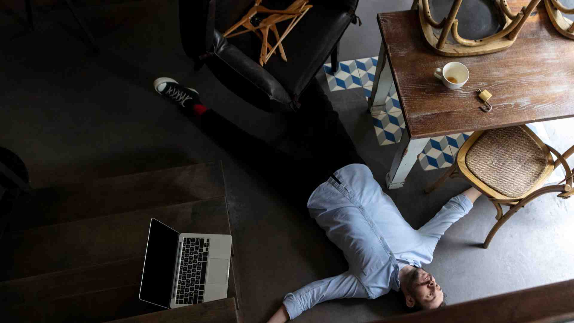 Immagine di Quelli che in silenzio sono finiti in ginocchio