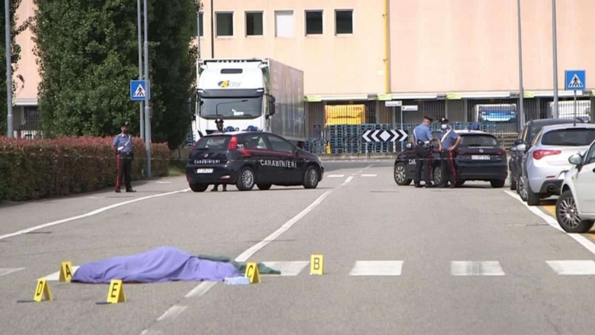 Immagine di Sindacalista travolto e ucciso, si scatena la protesta