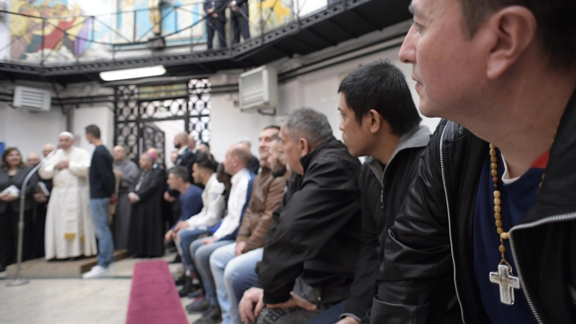 Immagine di Il Papa incontra 20 detenuti di Rebibbia: «Grazie per il dono della speranza»