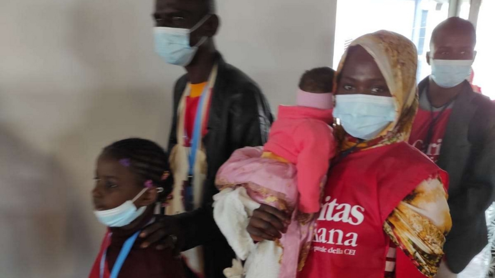 Immagine di Corridoi umanitari, arrivati a Fiumicino 45 profughi dal Niger