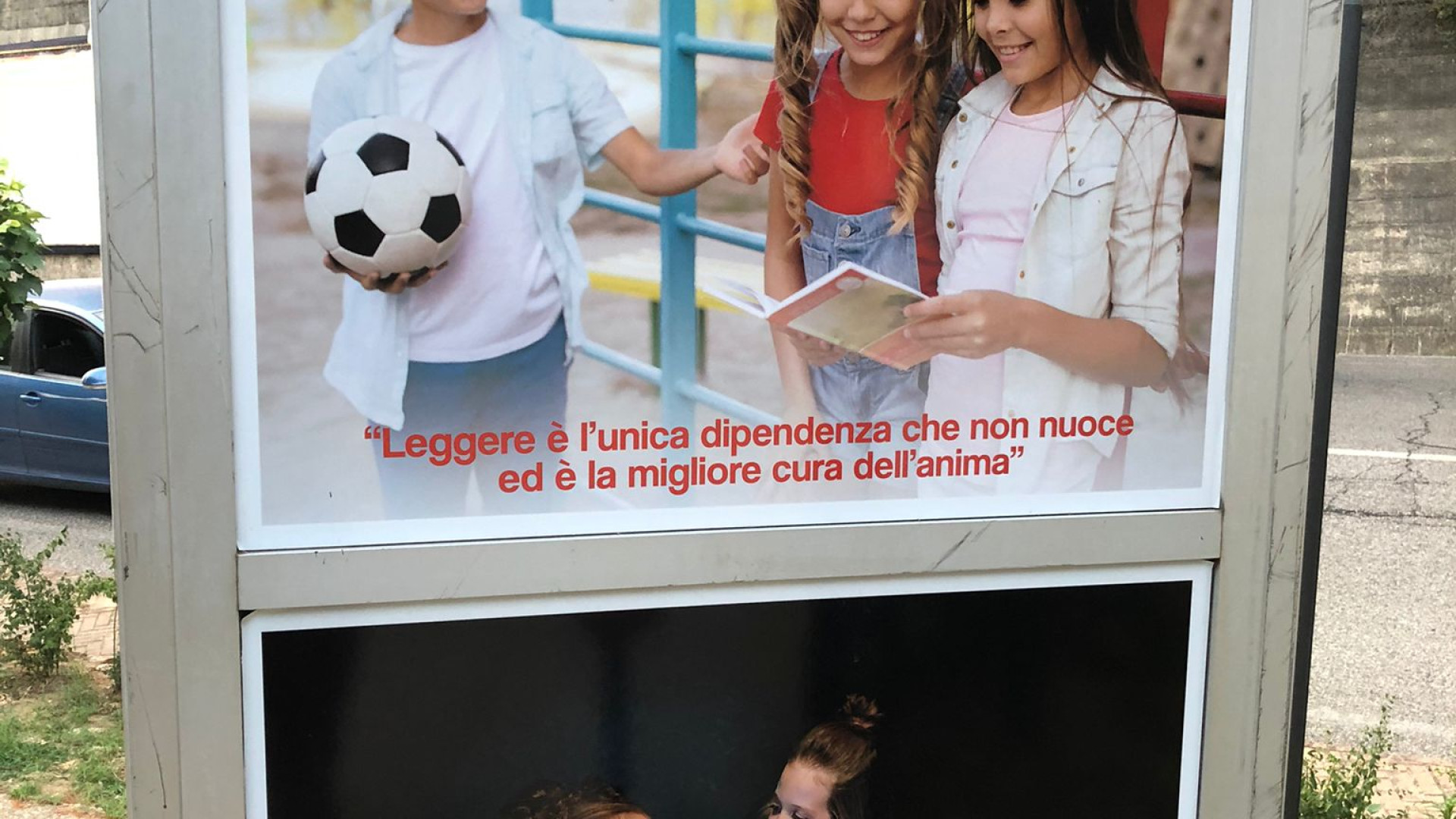 Immagine di La vecchia cabina telefonica diventa biblioteca per i bimbi (e le mamme)