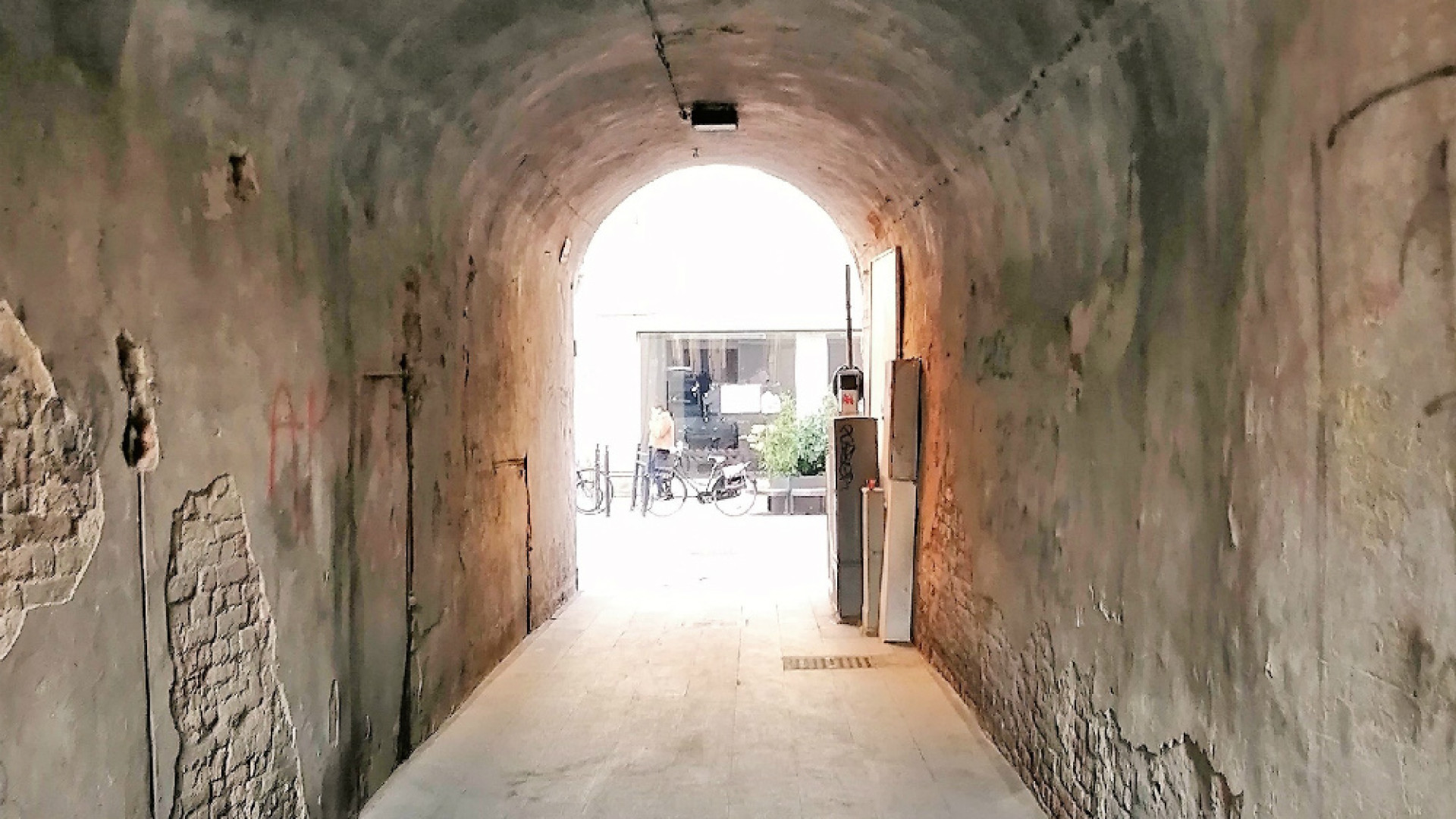 Immagine di Attraverso ponti e voltoni