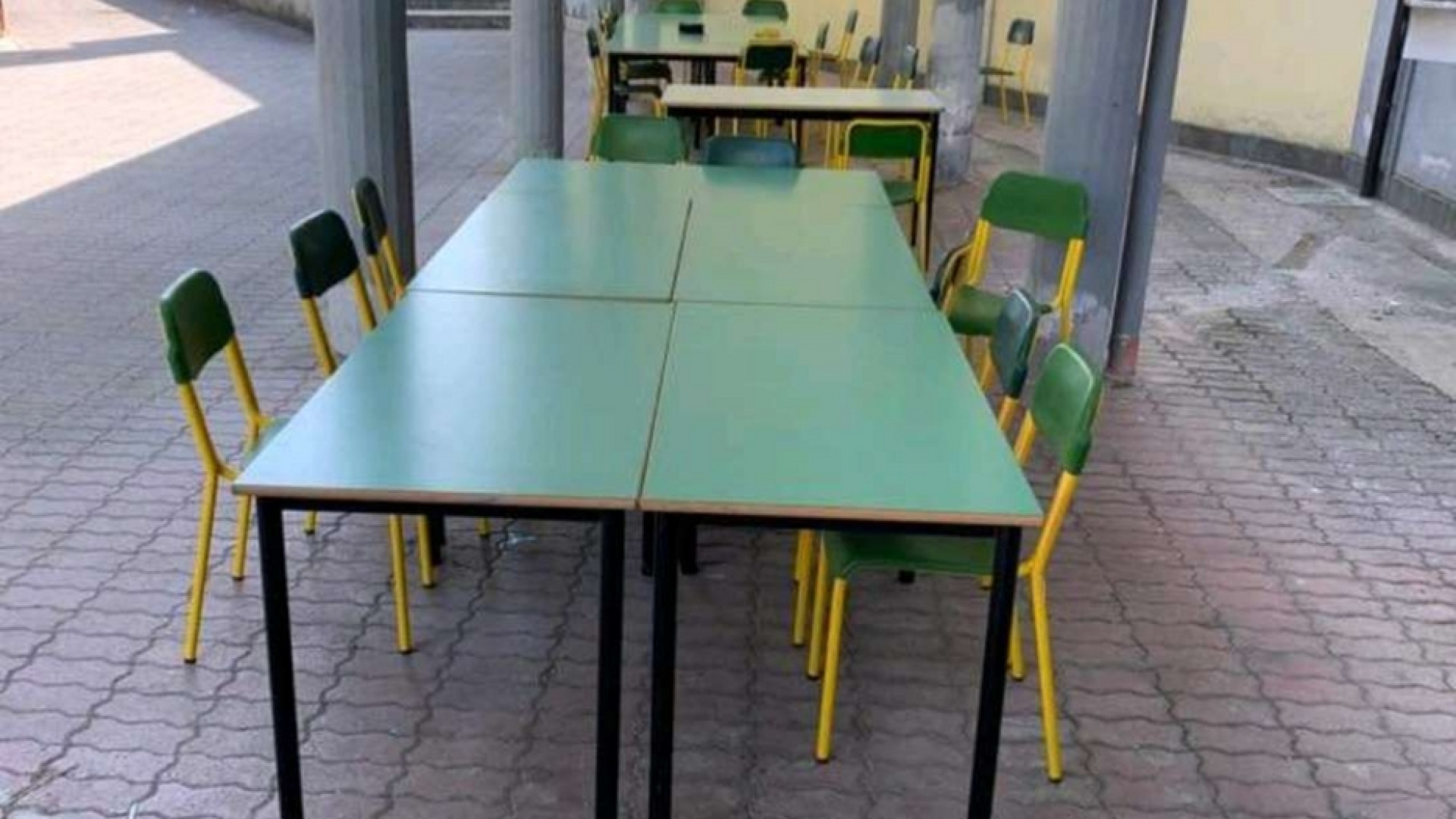Immagine di Abbiamo sentito i camorristi sparare all'impazzata mentre eravamo in chiesa