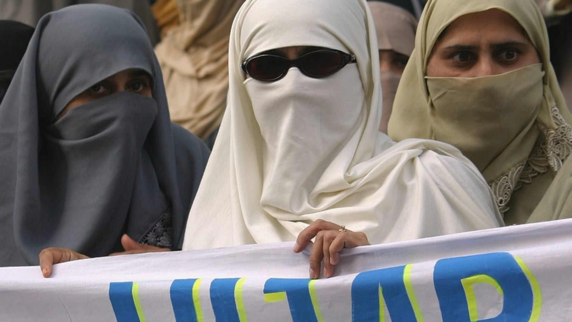 Immagine di Giustificato, in alcuni casi, il divieto del velo islamico