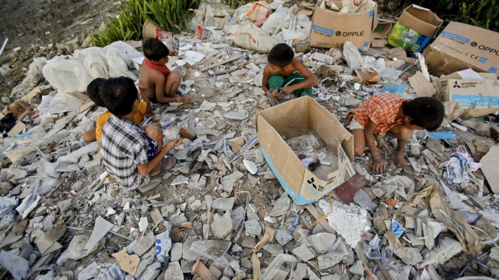 Immagine di Bambini uccisi dai soldati della giunta militare, secondo l'Onu sono 75