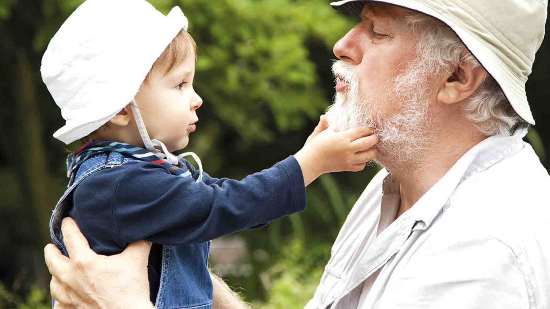 Immagine di Custodire le radici e rinforzarle: i nonni