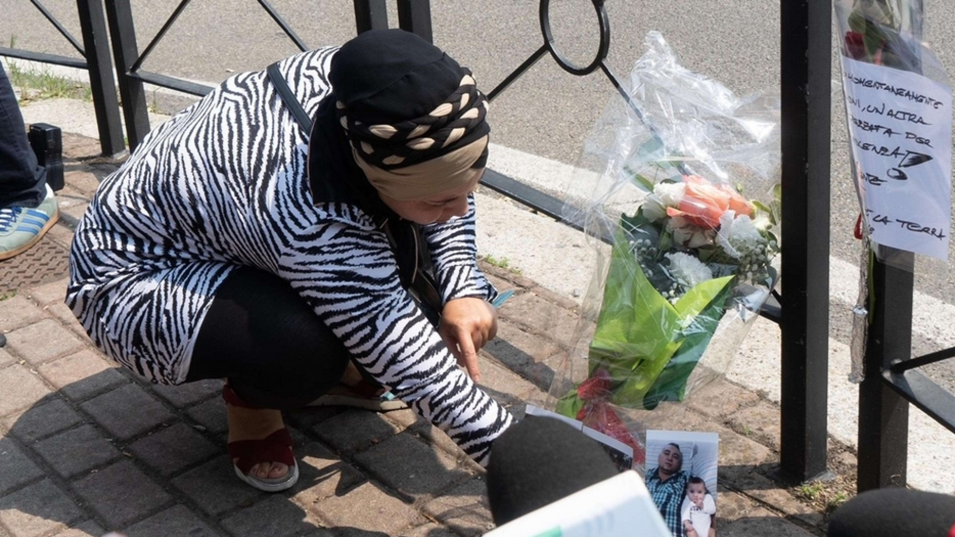 Immagine di La tragedia di Voghera, il parroco: «Troppo spazio a chi odia»